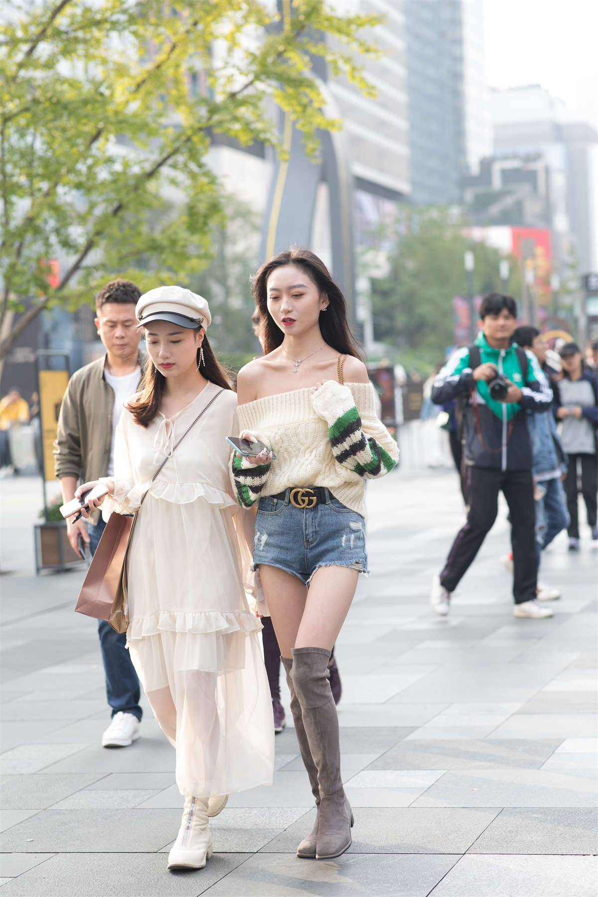 凯恩街拍作品 – 时尚漂亮的美眉 锁骨爱了-日更街拍