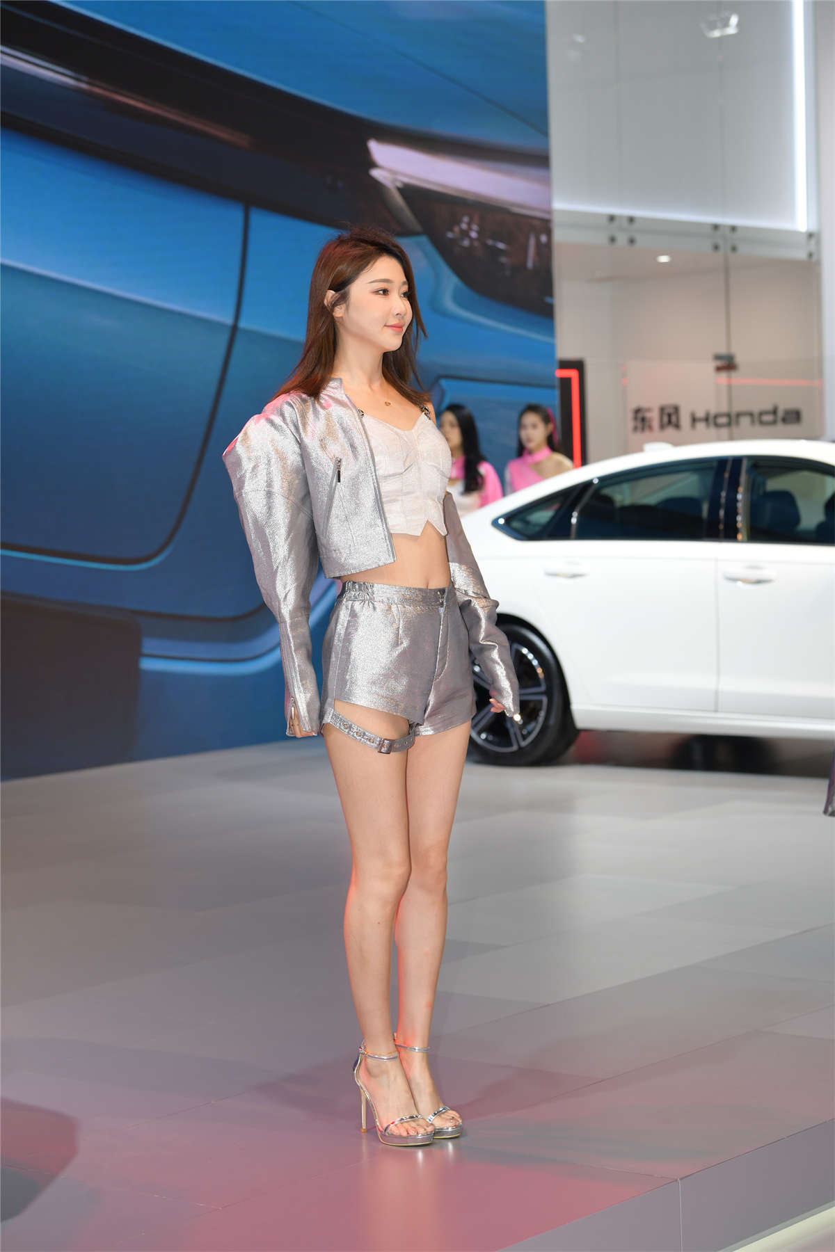 图片[2]-银色短裤-日更街拍