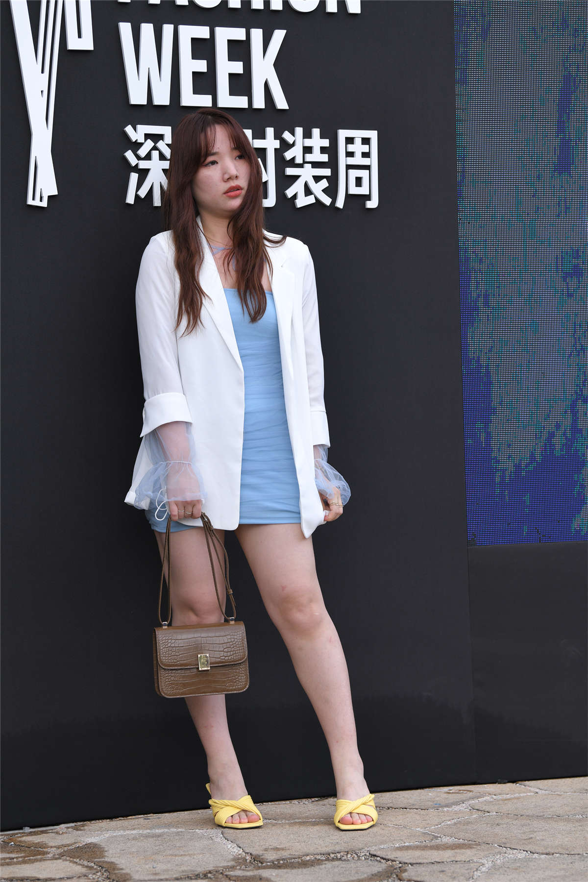 图片[2]-俩短裙美女-日更街拍