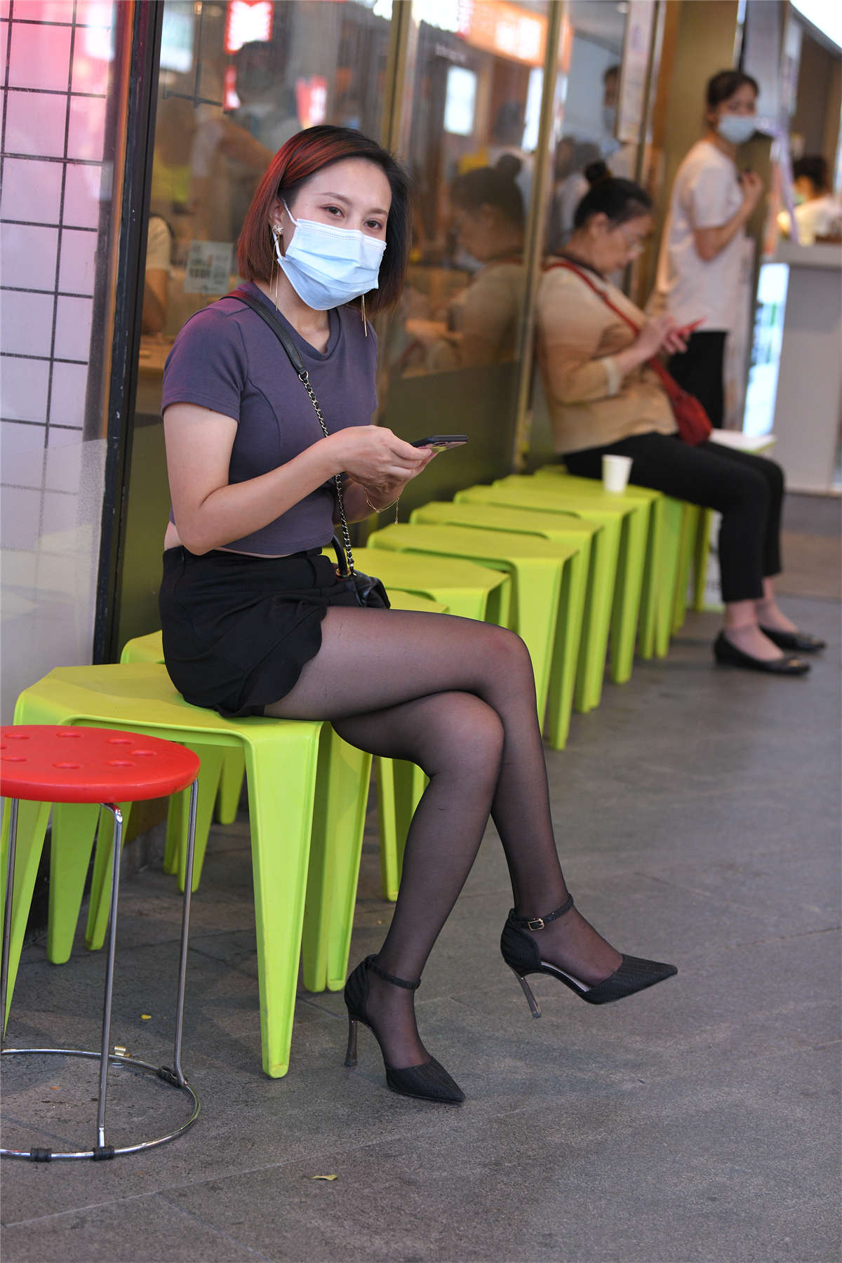 图片[2]-坐姿黑丝高跟鞋-日更街拍