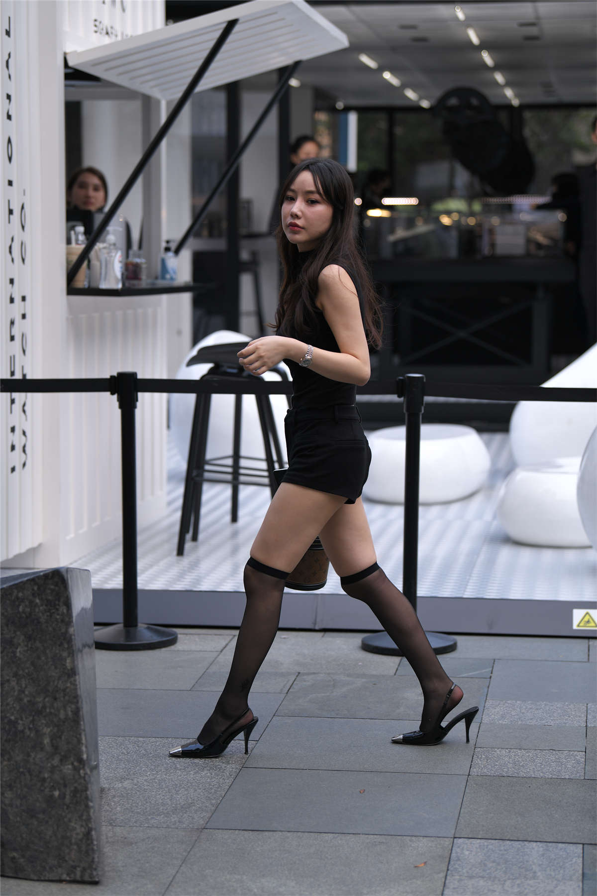 图片[2]-半腿黑丝高跟鞋-日更街拍