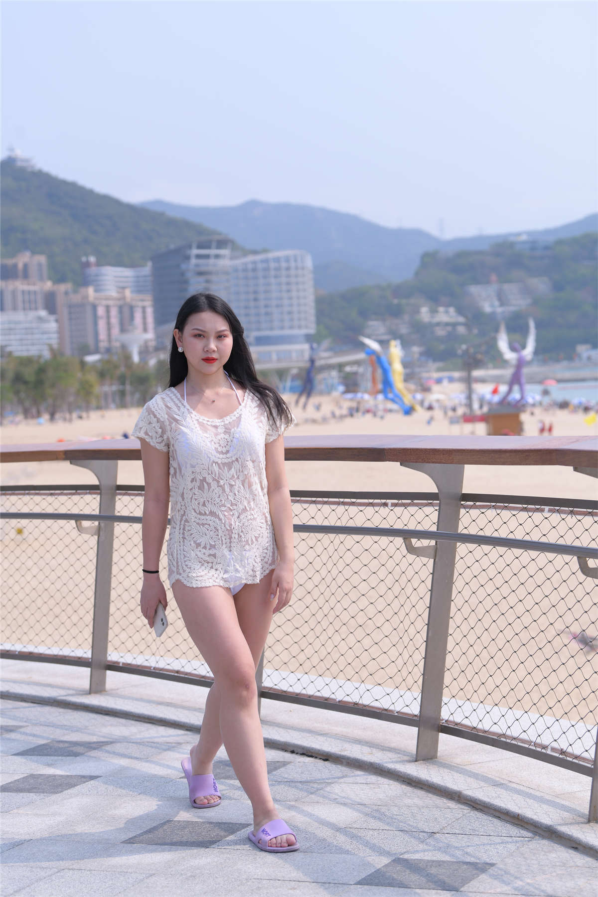 [魔镜原创摄影]视觉冲击模拍摄影作品 海边丰腴的白色比基尼美女-日更街拍