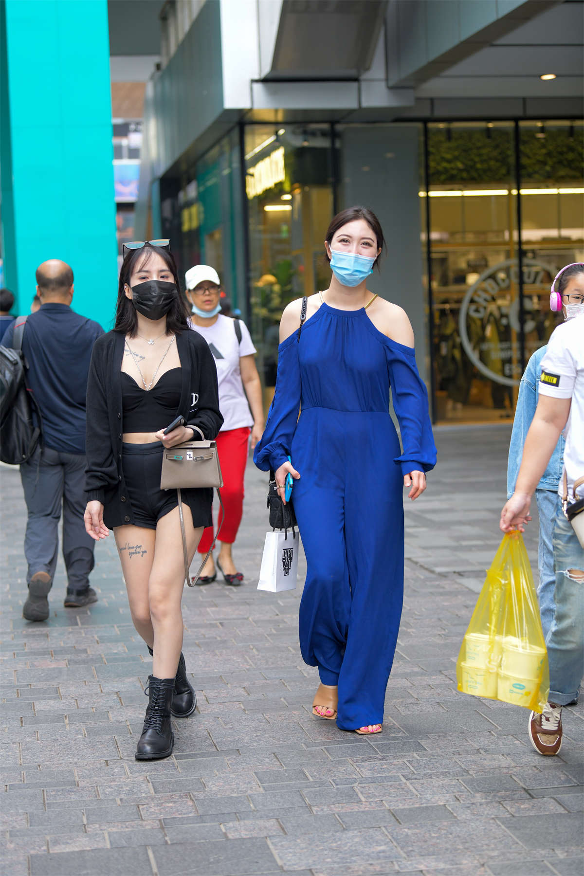 图片[2]-蓝色连体衣美女-日更街拍