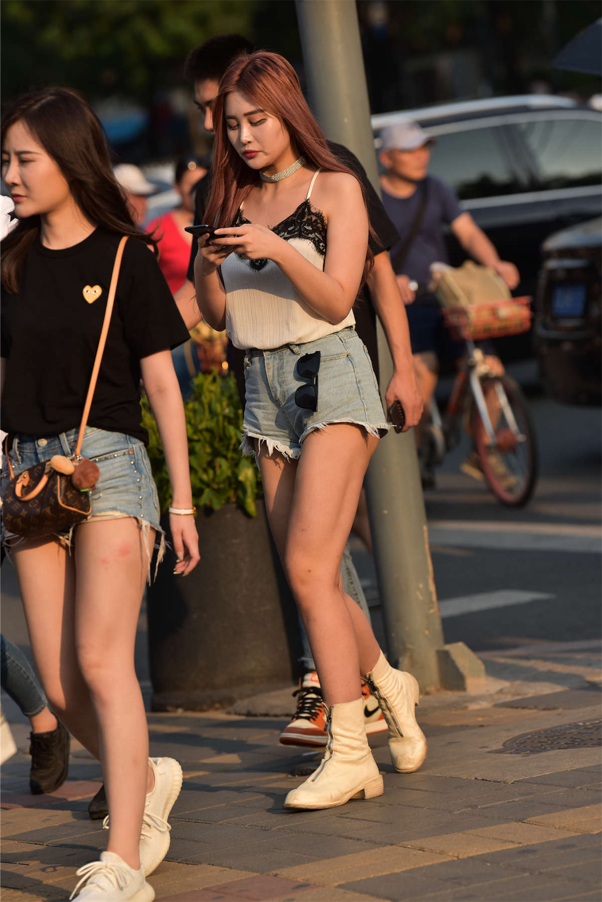 图片[2]-[魔镜原创摄影]热裤小吊带MM高清原图-日更街拍