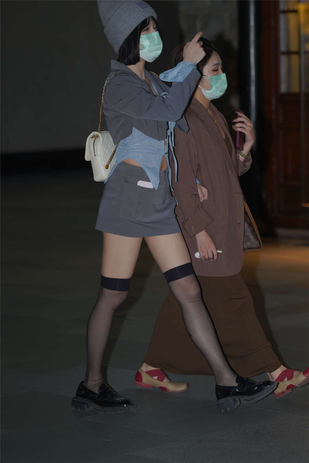 极品瑜伽裤美女-日更街拍