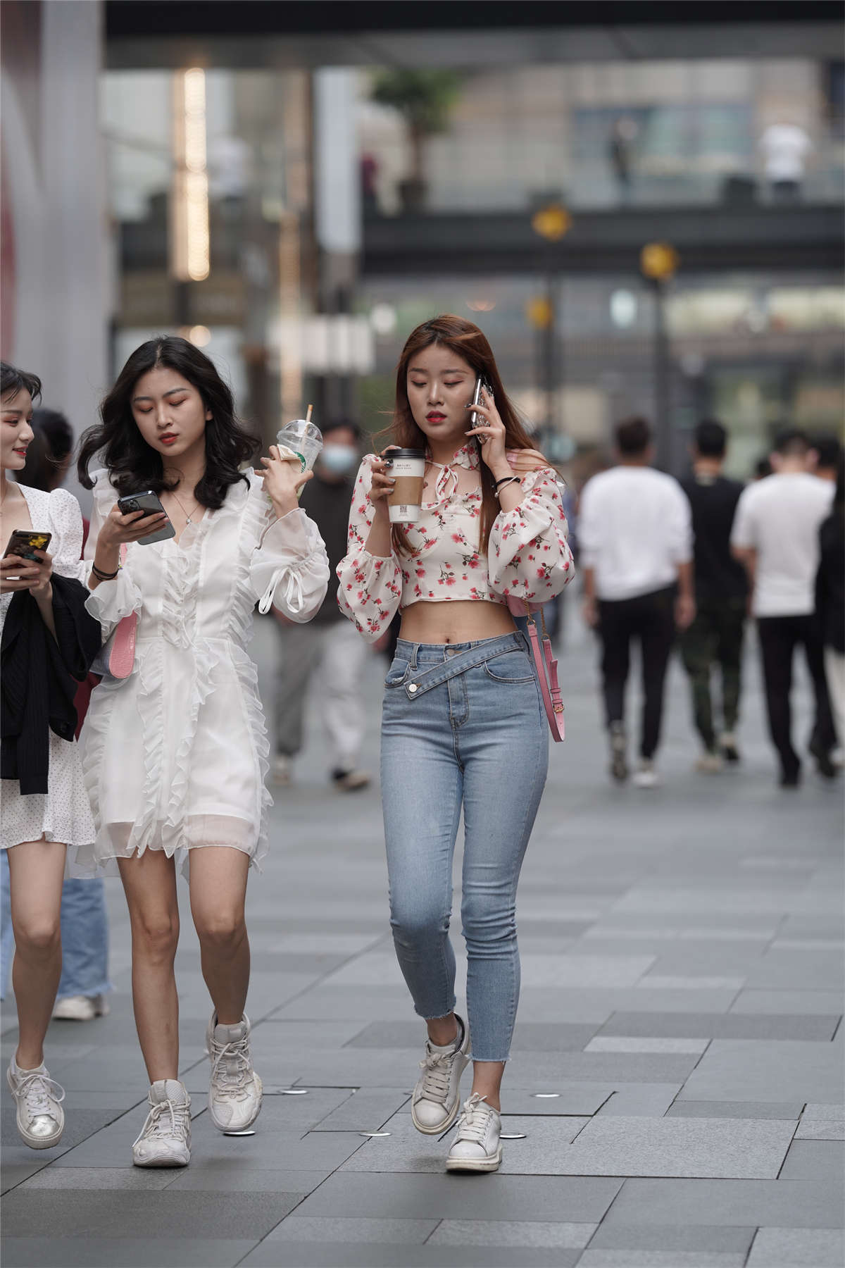 图片[2]-可爱的大长腿美女-日更街拍