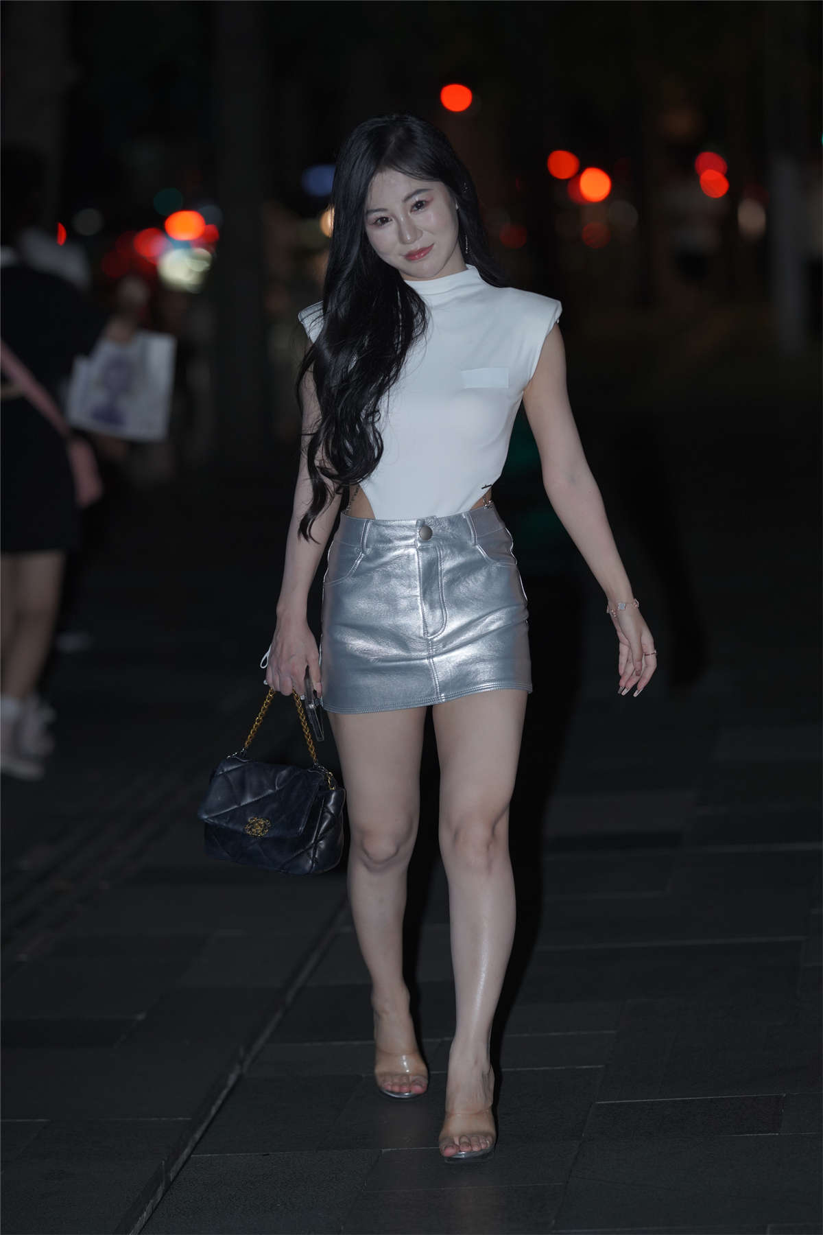 图片[2]-银色短裙-日更街拍