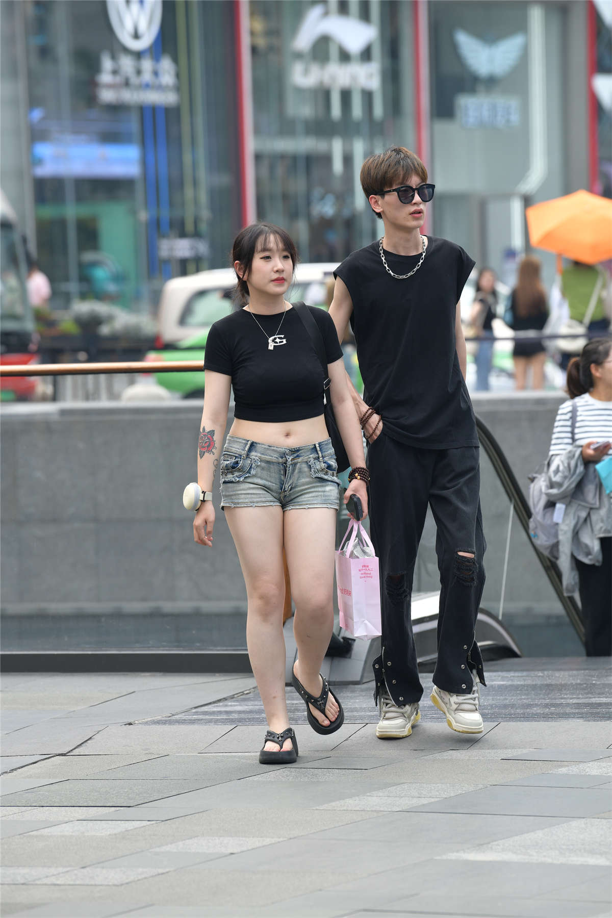 图片[2]-青春甜美牛仔短裤-日更街拍