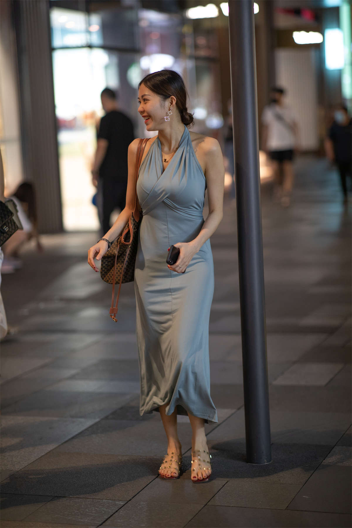 图片[2]-温婉迷人长裙-日更街拍