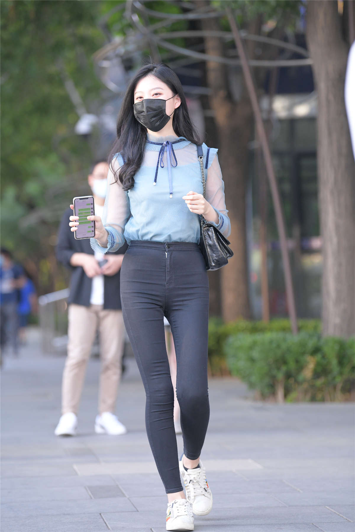 图片[2]-黑色紧身牛仔裤-日更街拍