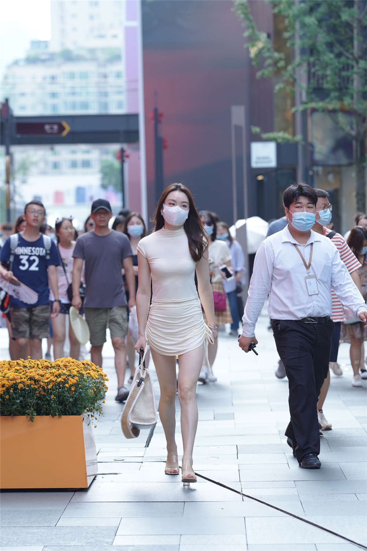 图片[2]-好白嫩啊丰臀美女-日更街拍