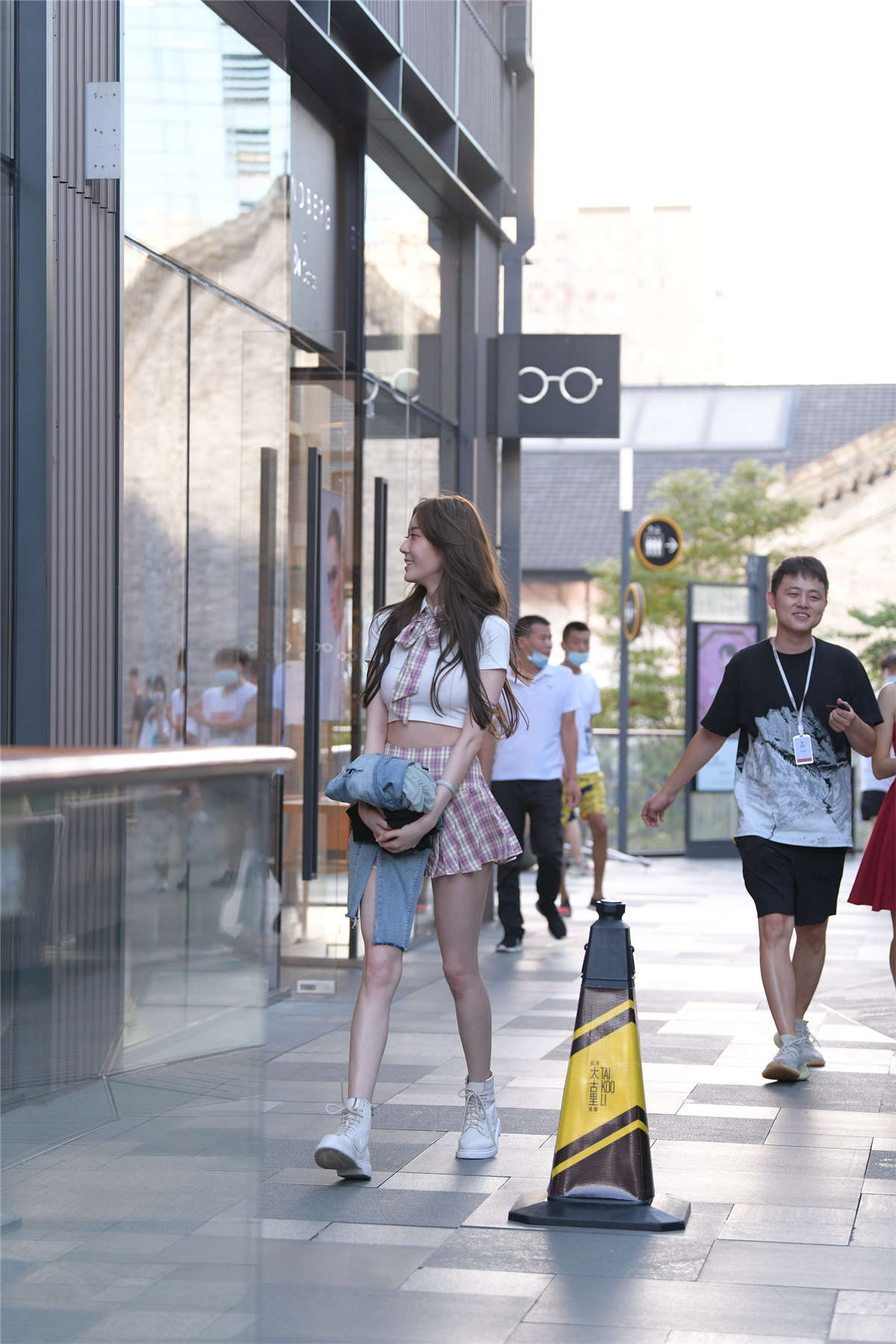 百褶裙少女-日更街拍