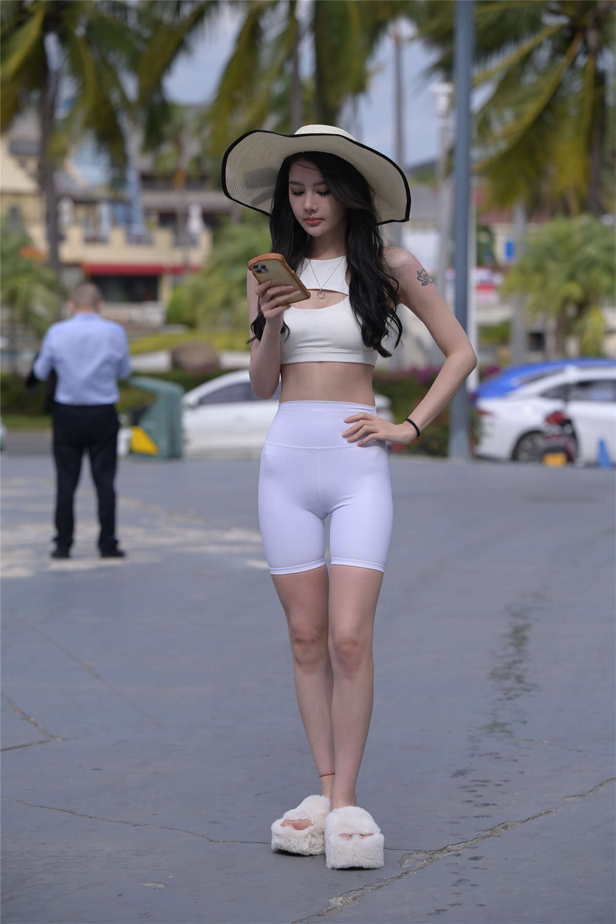 图片[2]-[魔镜原创摄影]不吃鸡蛋街拍作品 白色短裤美女-日更街拍