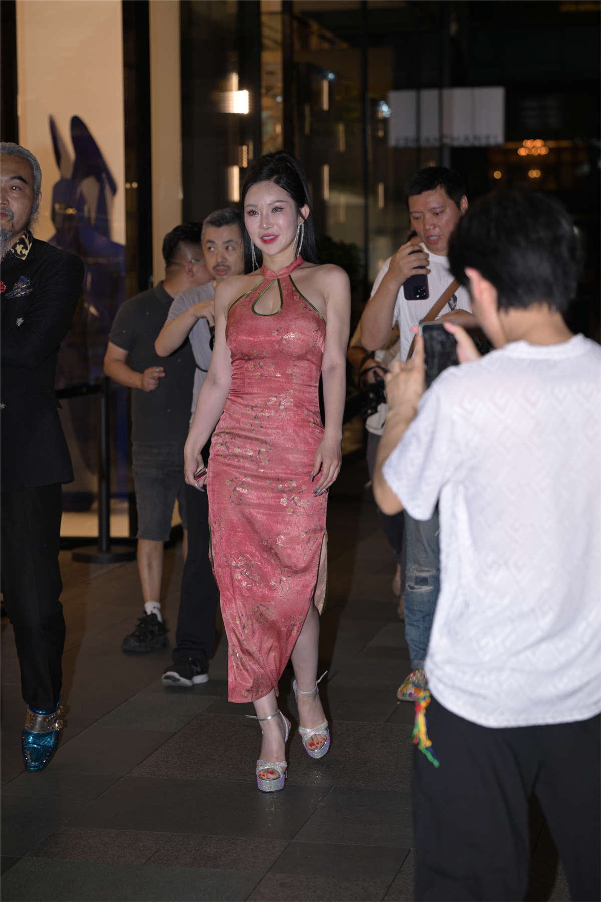 图片[2]-复古修身裙-日更街拍