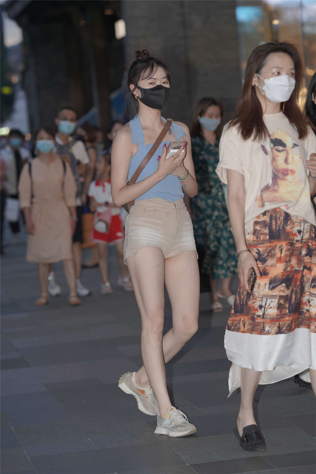 图片[2]-热裤美眉-日更街拍