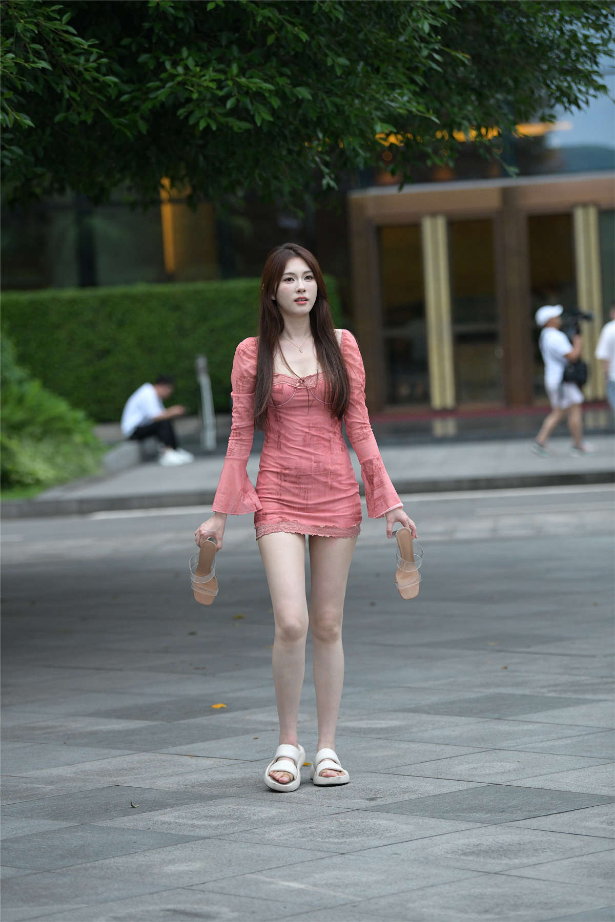 图片[2]-高挑纱裙美女-日更街拍