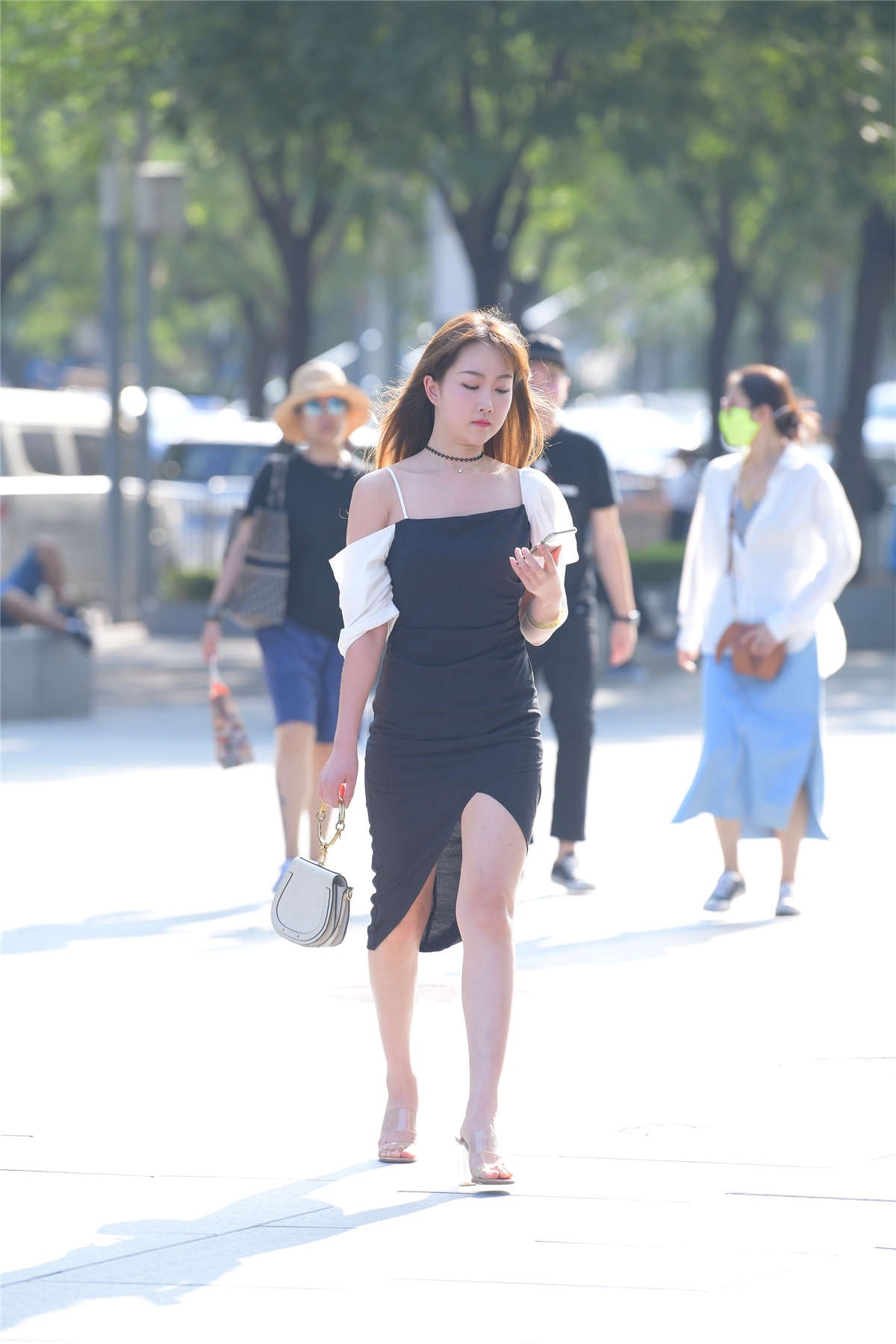 图片[2]-漂亮的黑色长裙美女-日更街拍