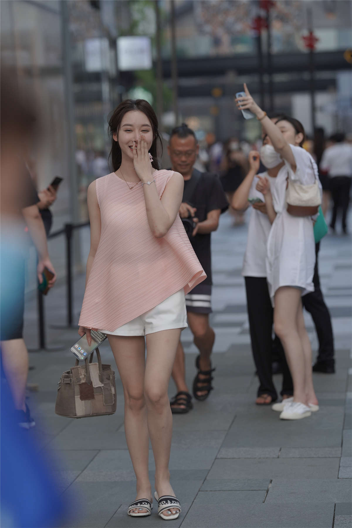 图片[2]-爱笑的美女-日更街拍