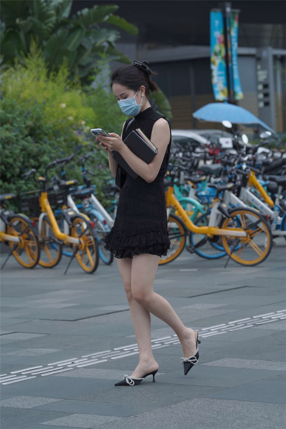 图片[2]-黑裙美女-日更街拍