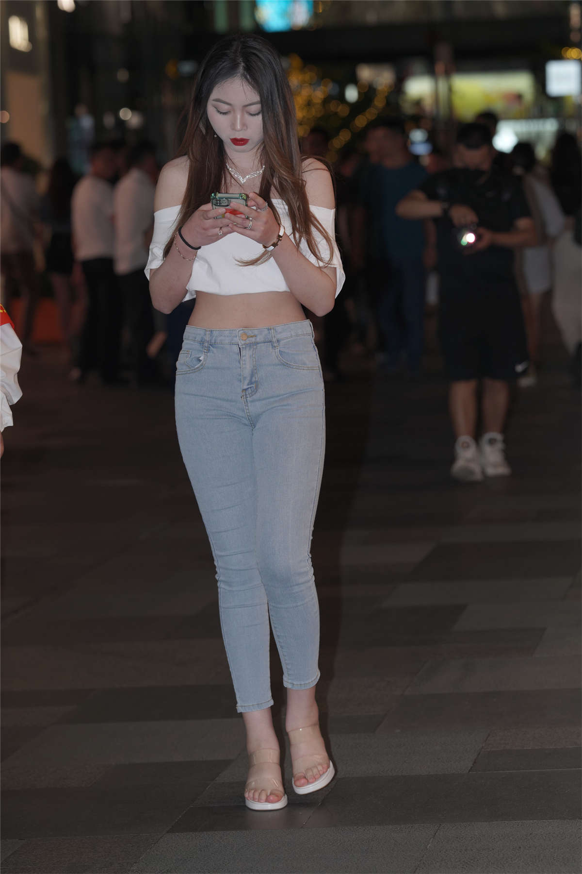 图片[2]-牛仔裤显瘦显身材-日更街拍