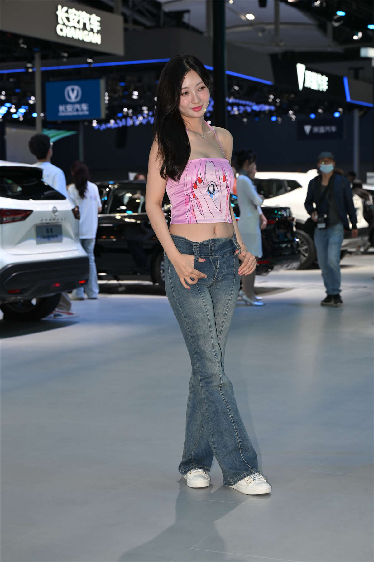 图片[2]-简单喇叭牛仔裤-日更街拍