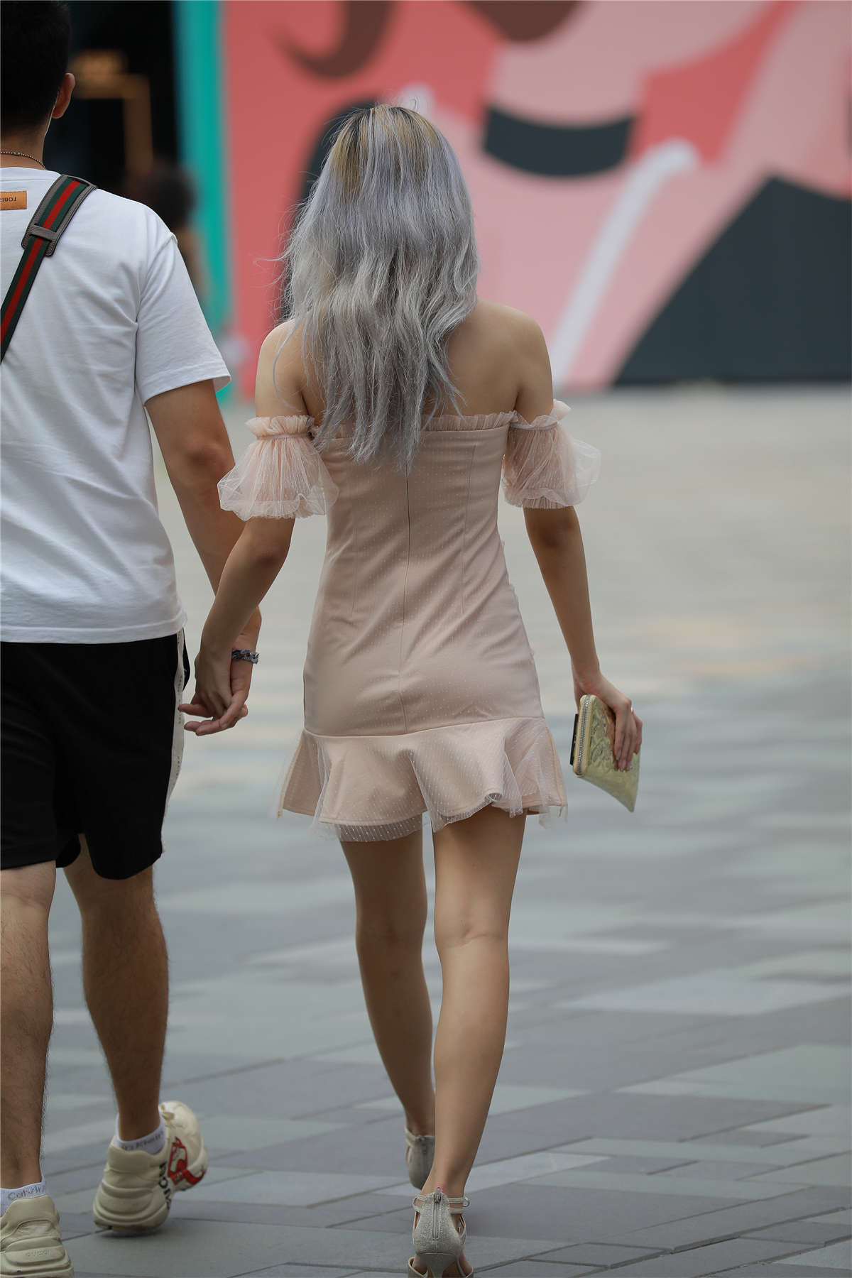 图片[2]-四九城嘎子街拍作品 – 甜美包臀裙女友-日更街拍