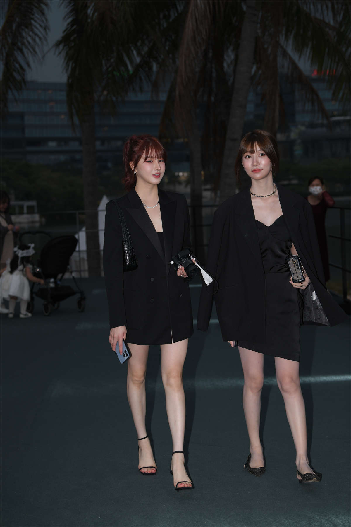 图片[2]-魅力黑色长西装-日更街拍