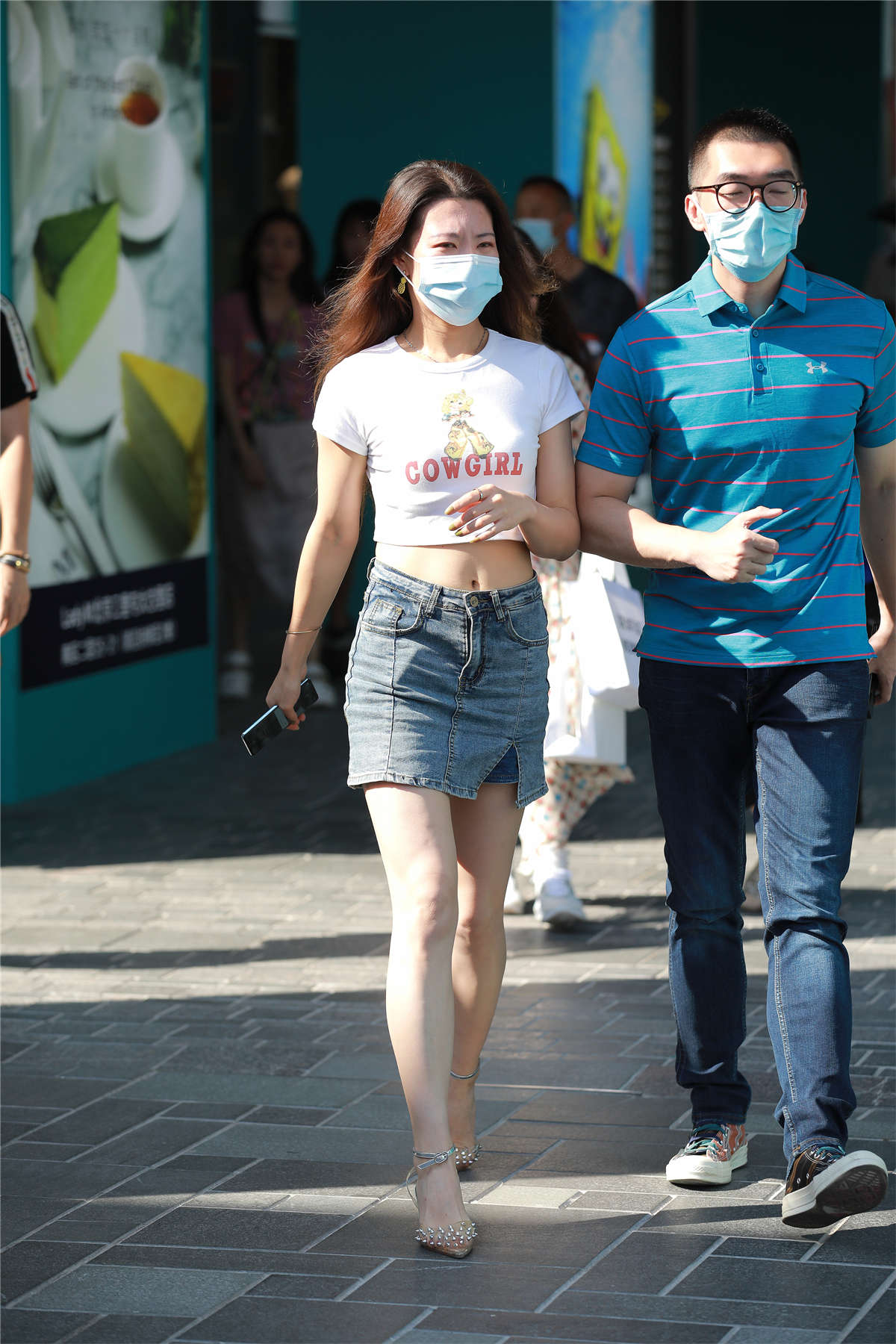 四九城嘎子街拍作品 – 白嫩美腿少妇-日更街拍