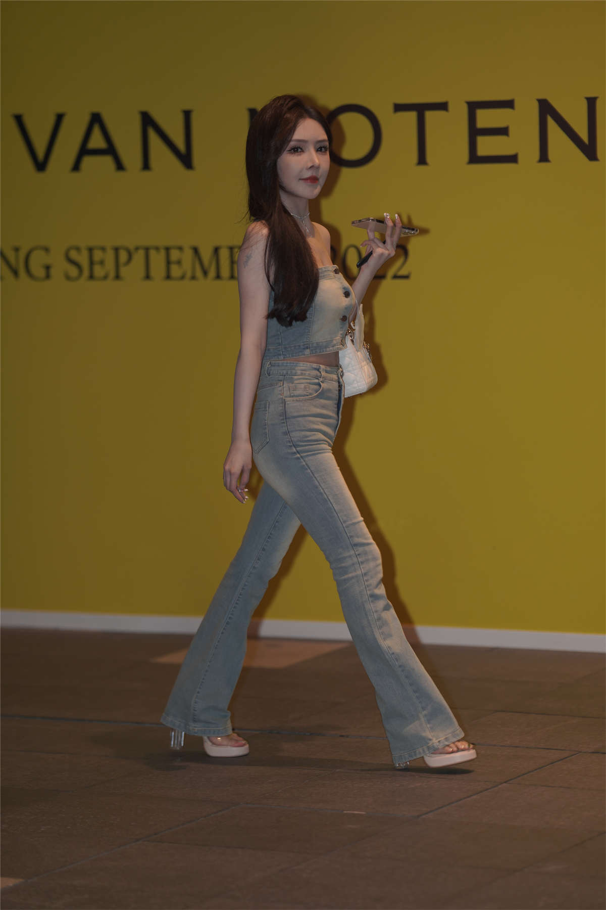 图片[2]-飒爽精致牛仔装-日更街拍