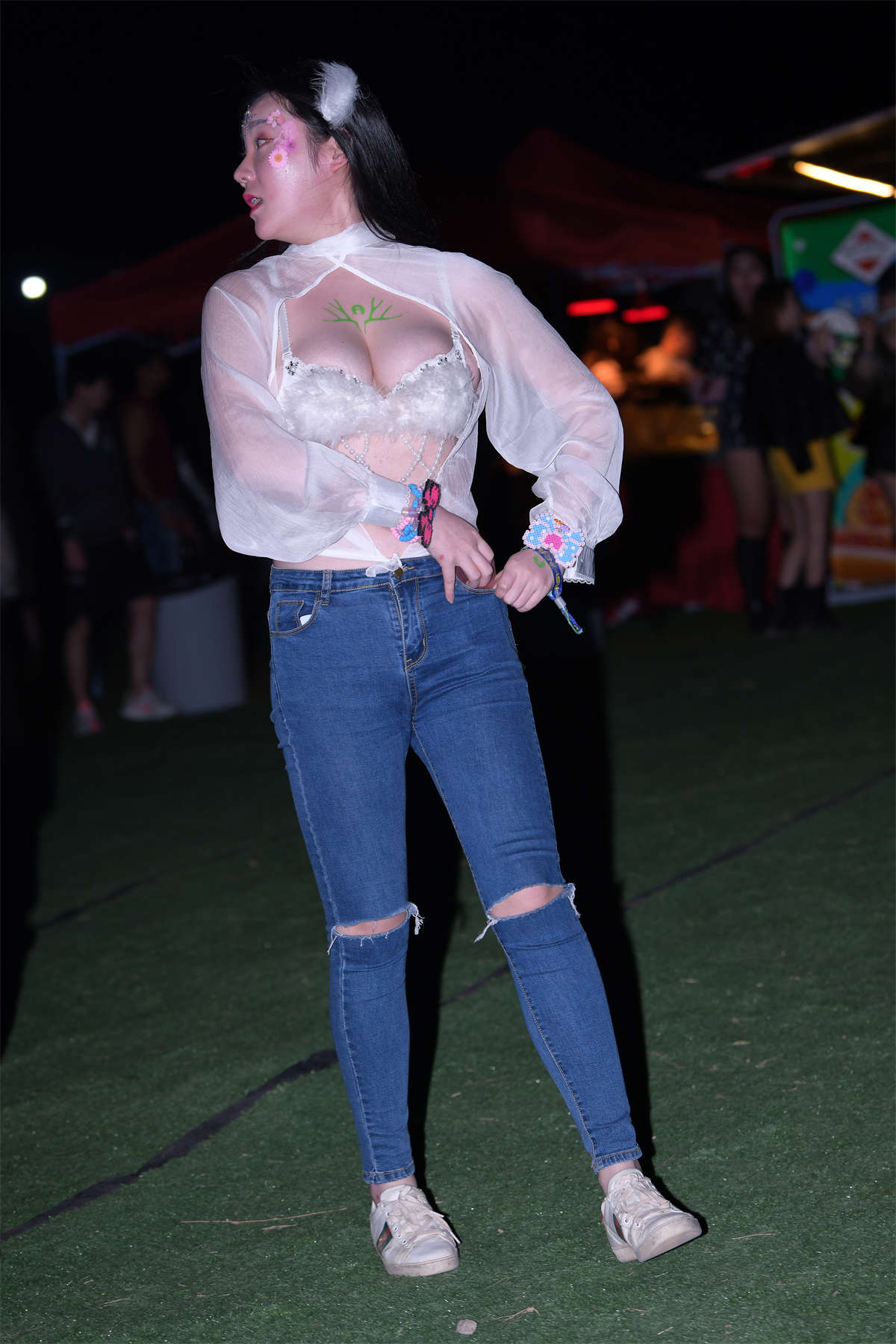 图片[2]-甜美可爱牛仔裤-日更街拍