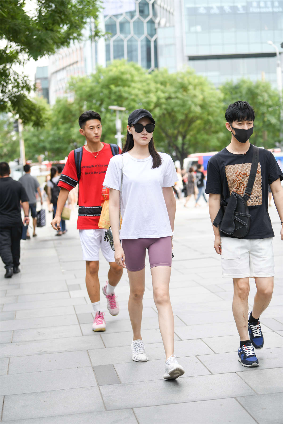 图片[2]-瑜伽短裤白T-日更街拍