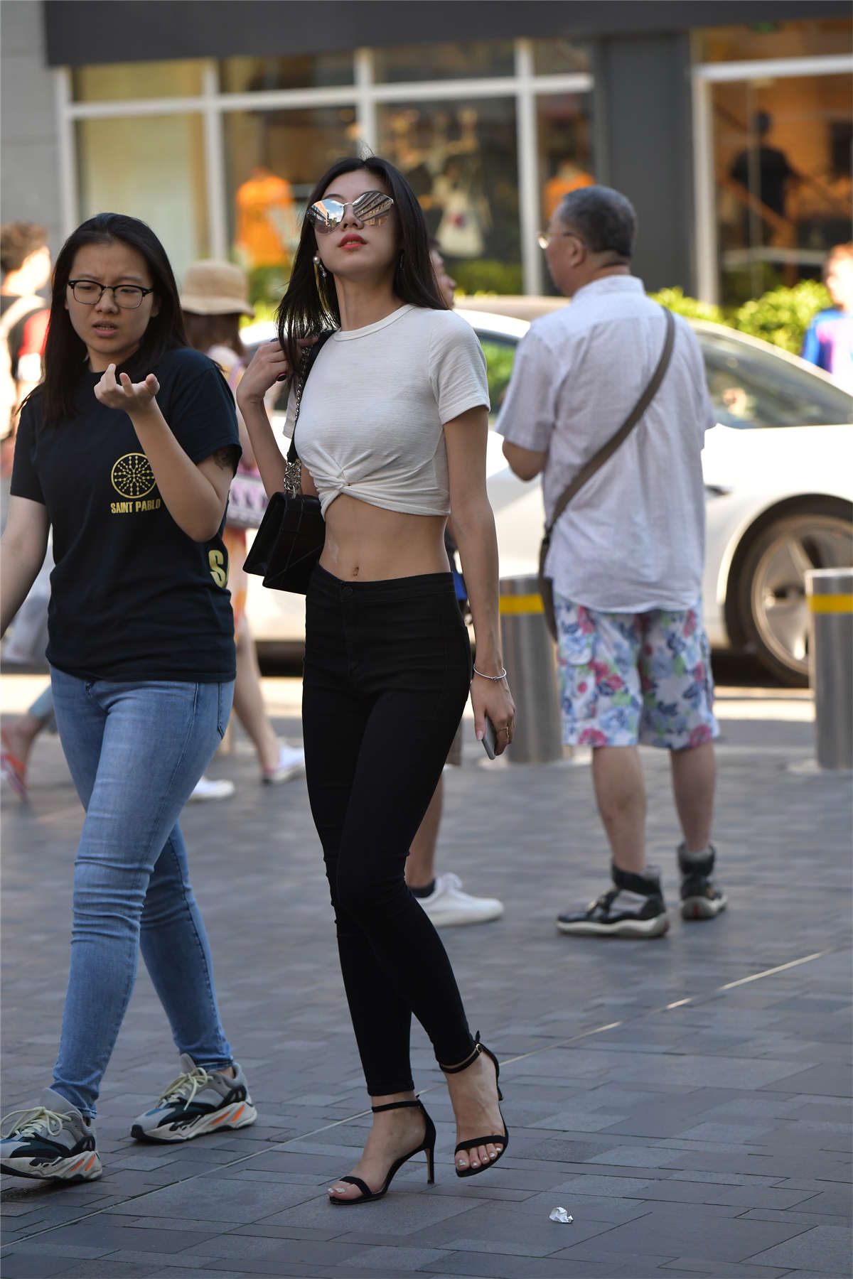 图片[2]-简单的黑白搭配-日更街拍