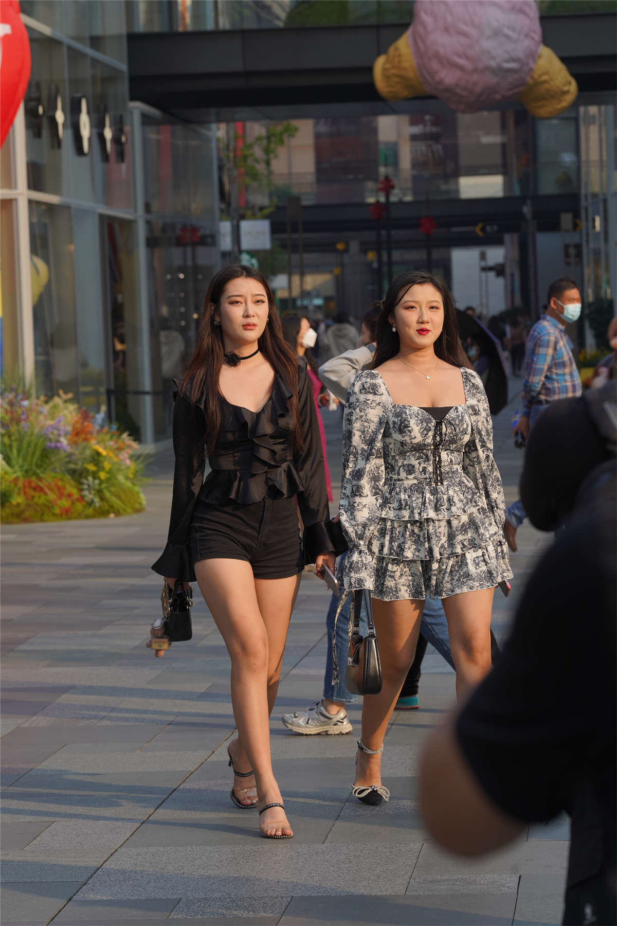 图片[2]-气质小闺蜜-日更街拍