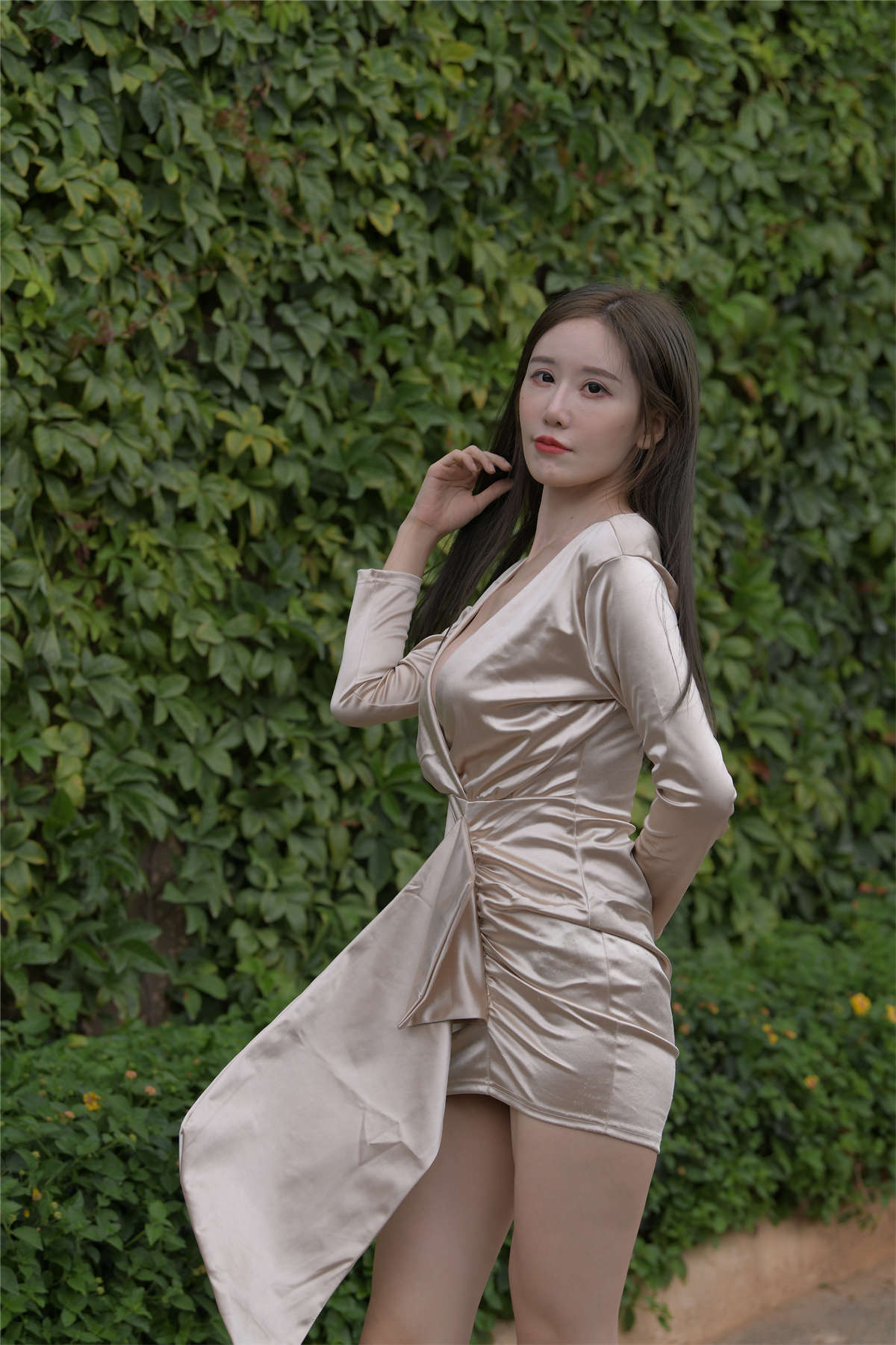 图片[2]-视觉冲击旅拍摄影作品 第四篇 性感纯色迷你包臀裙美女-日更街拍