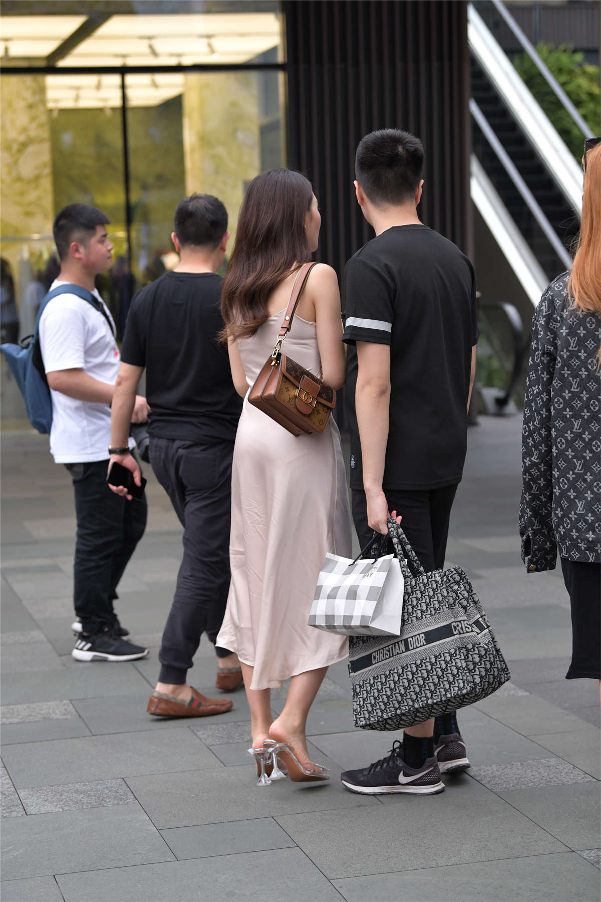 图片[2]-视觉冲击街拍作品 – 窈窕淑女 谁不好求-日更街拍