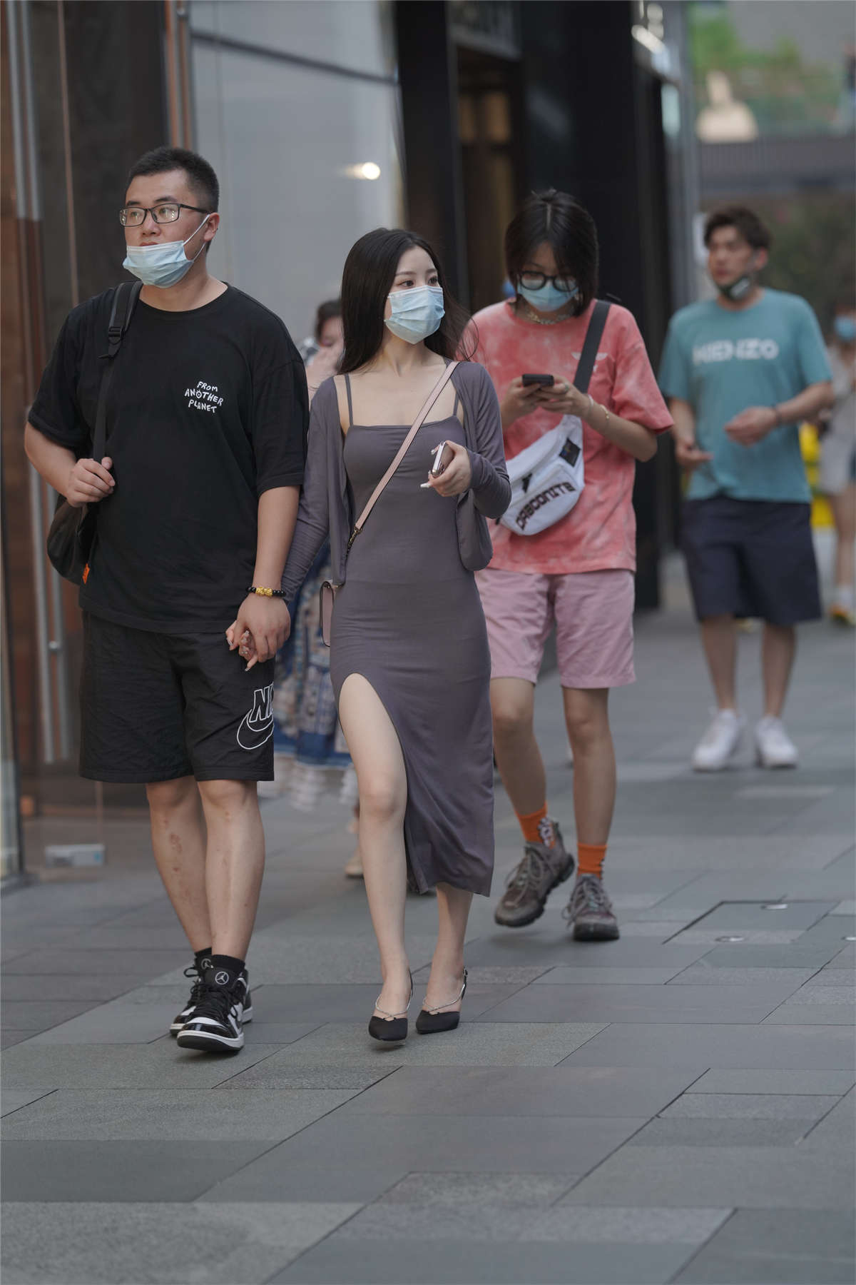 极品包臀裙女友-日更街拍