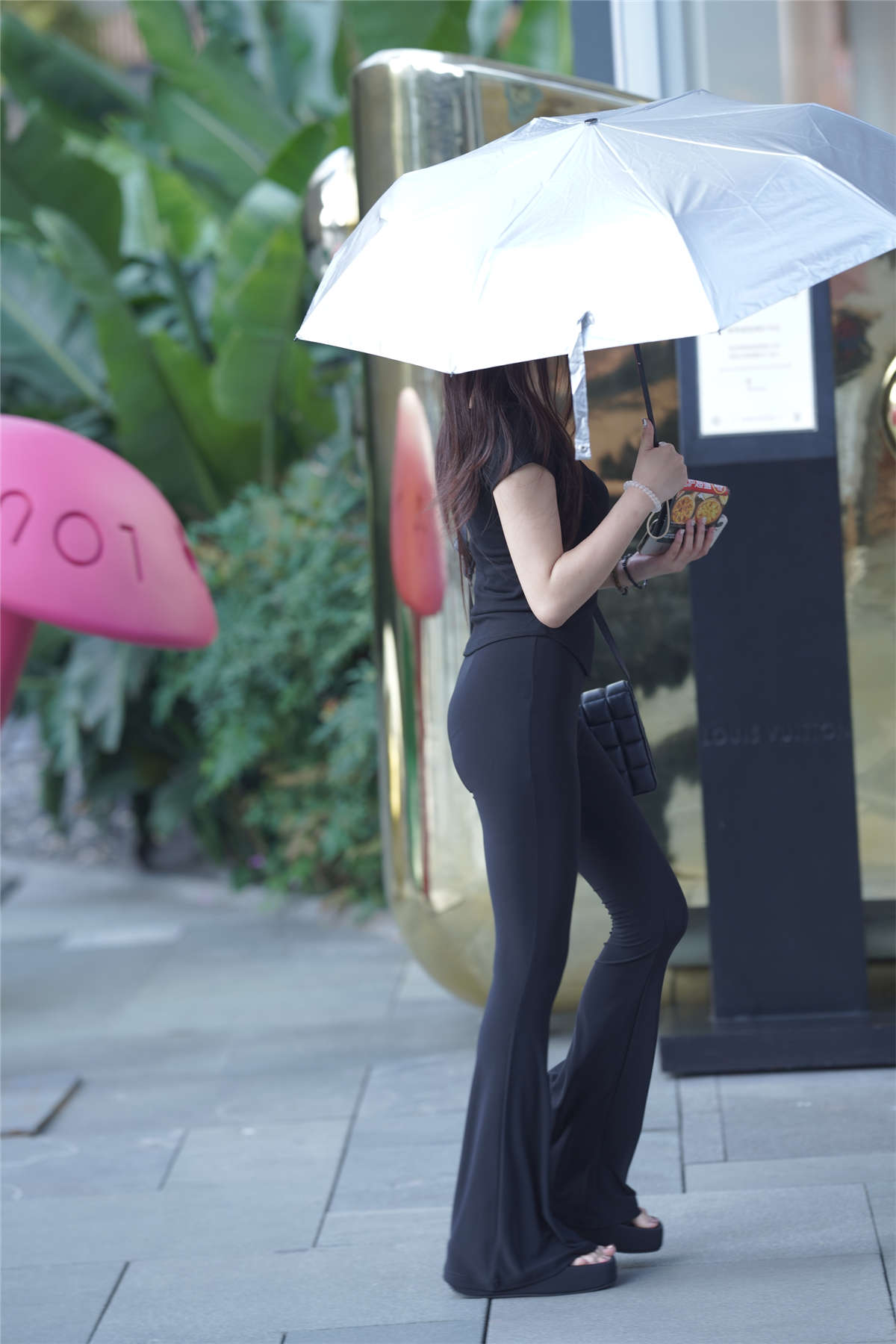 图片[2]-黑色紧身装-日更街拍