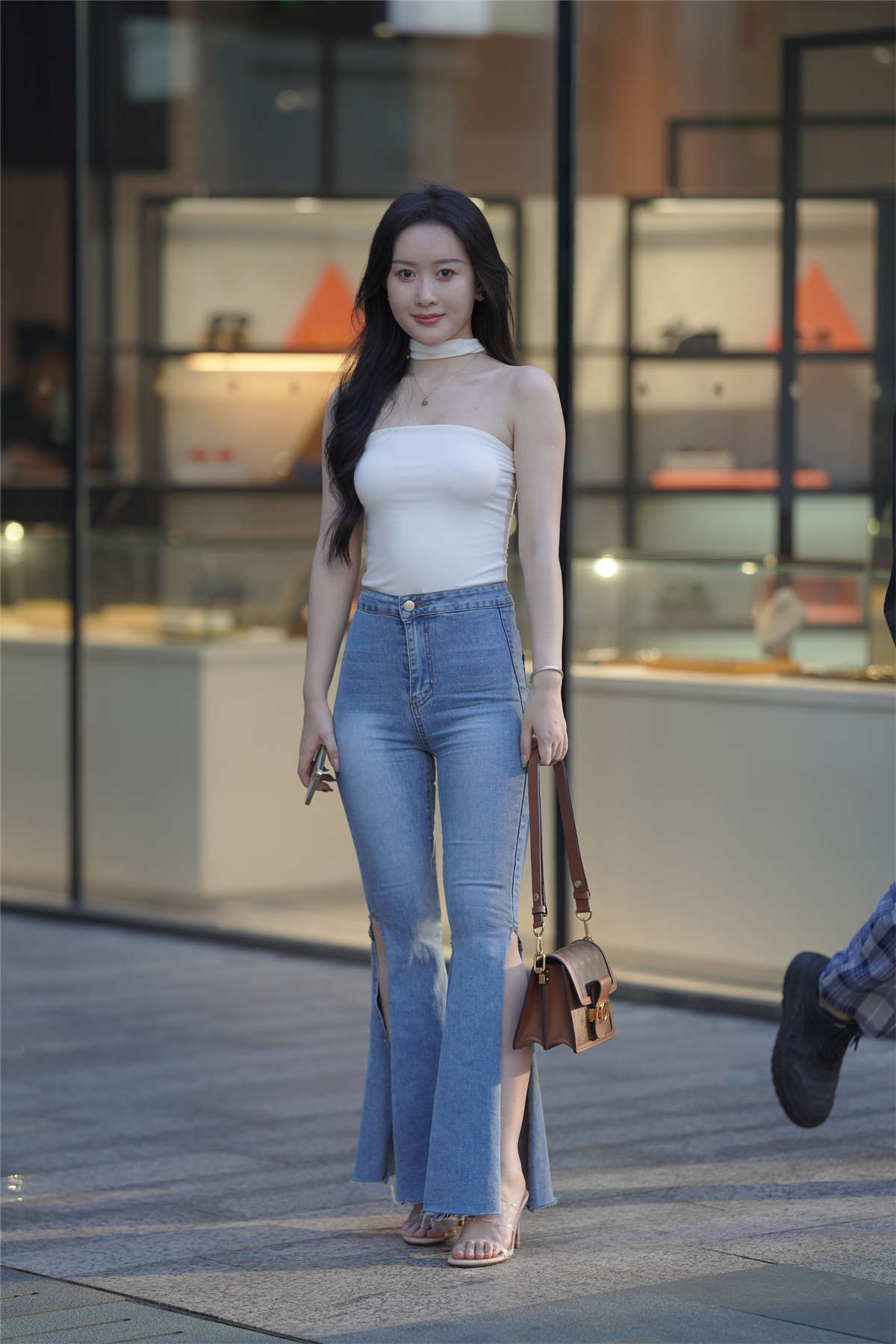 图片[2]-喇叭牛仔裤搭配-日更街拍