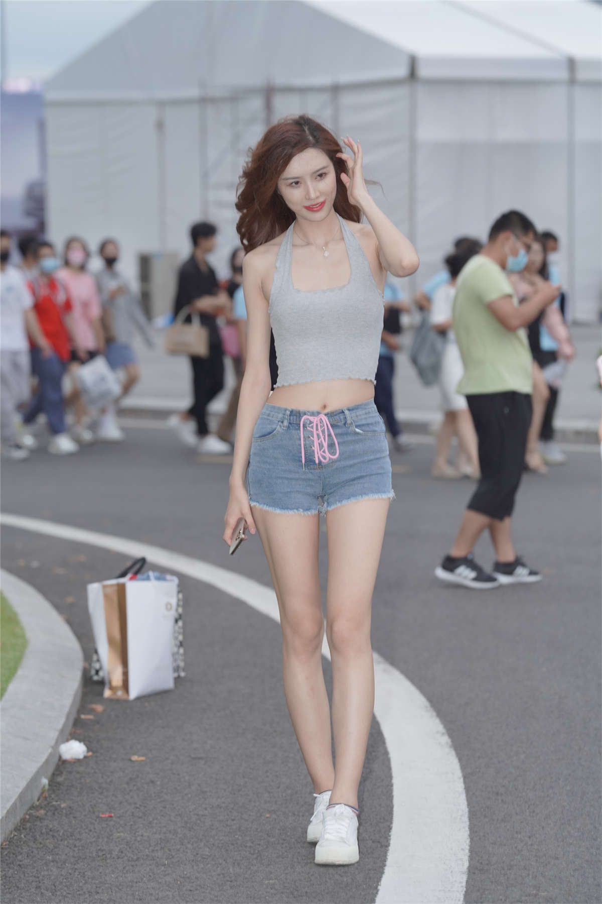 图片[2]-美丽牛仔短裤-日更街拍