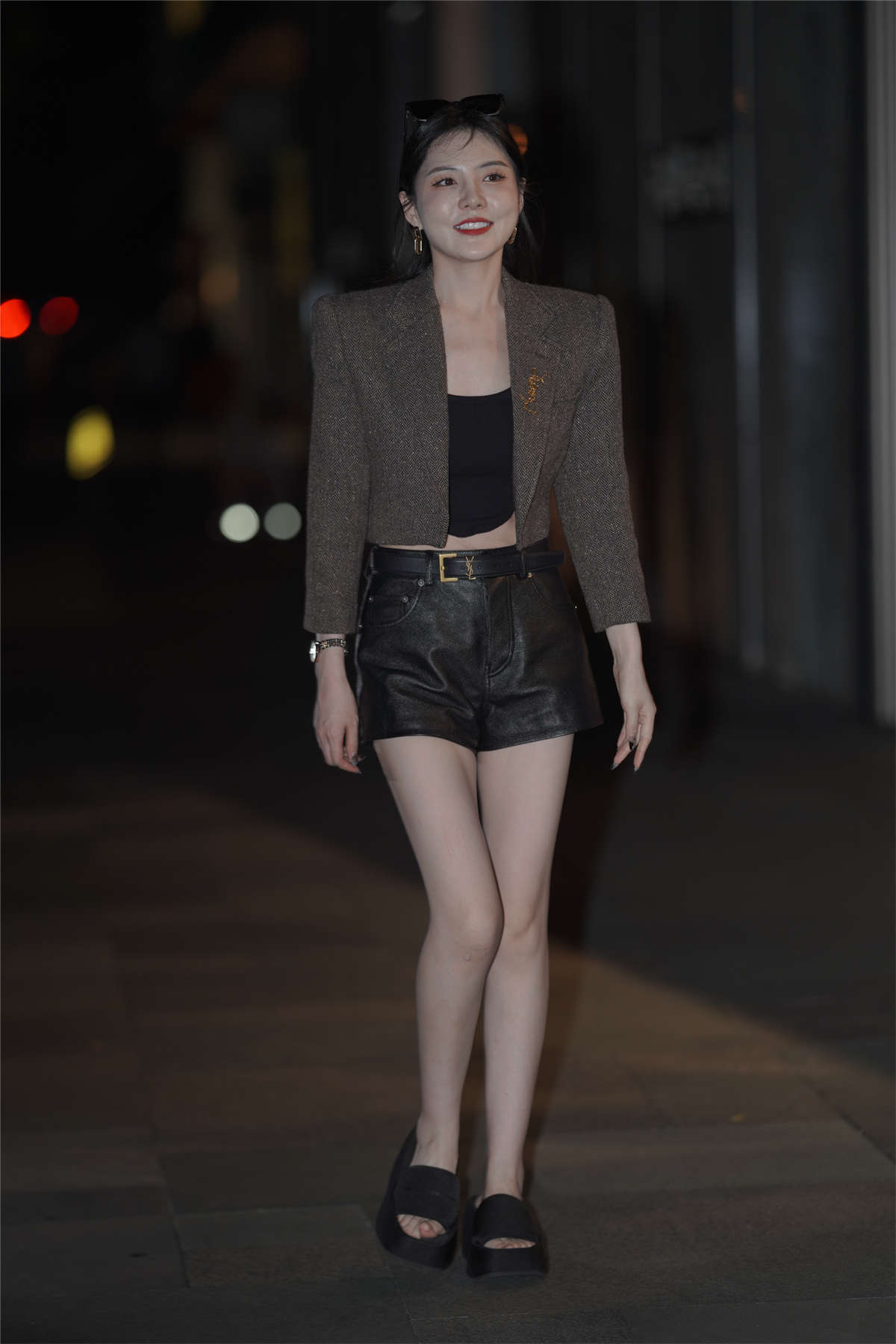 图片[2]-魅力皮短裤-日更街拍