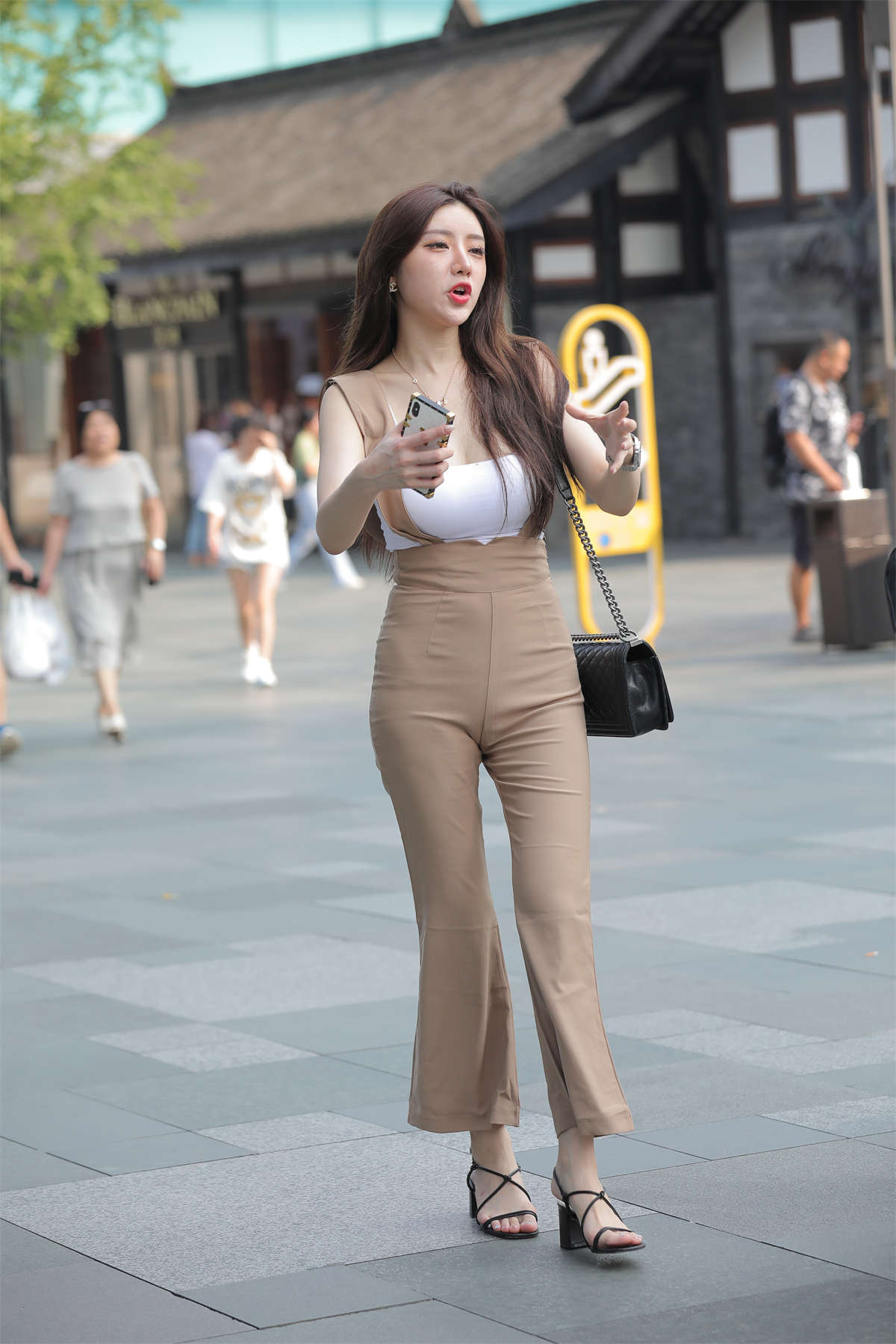 图片[2]-姣好的面容 不负青春的美-日更街拍