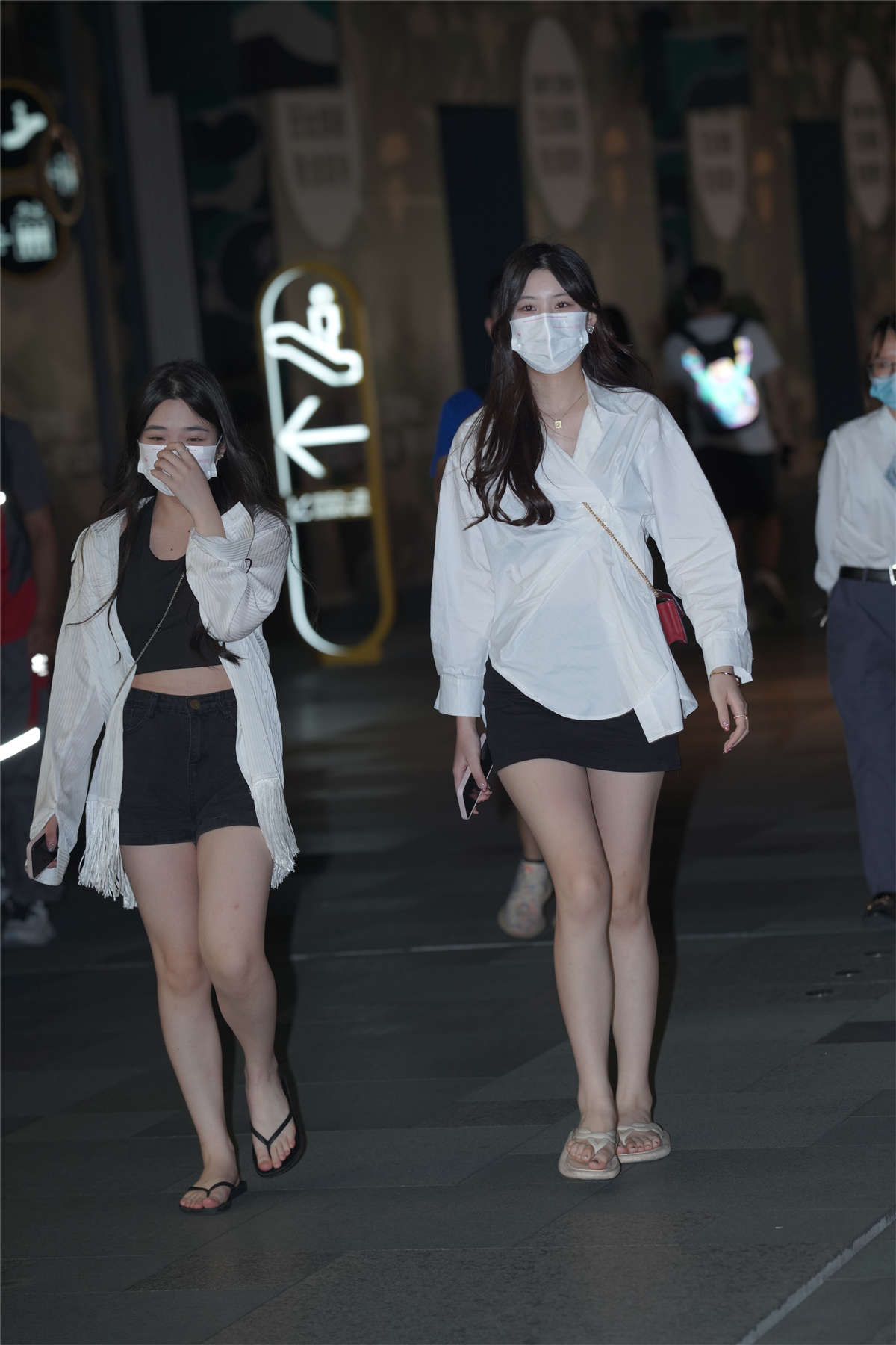 图片[2]-简单的黑白搭配-日更街拍