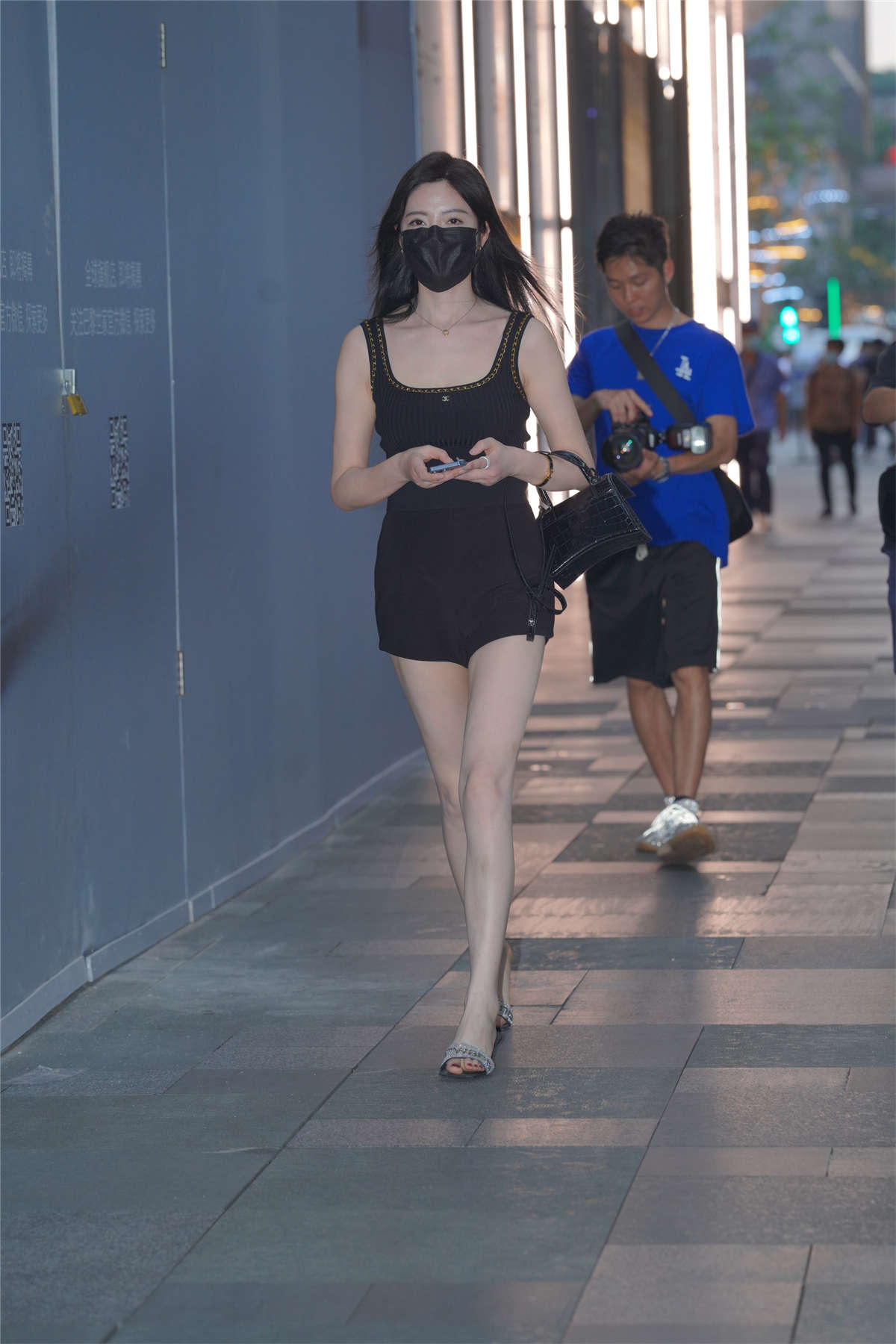 图片[2]-热裤美腿-日更街拍