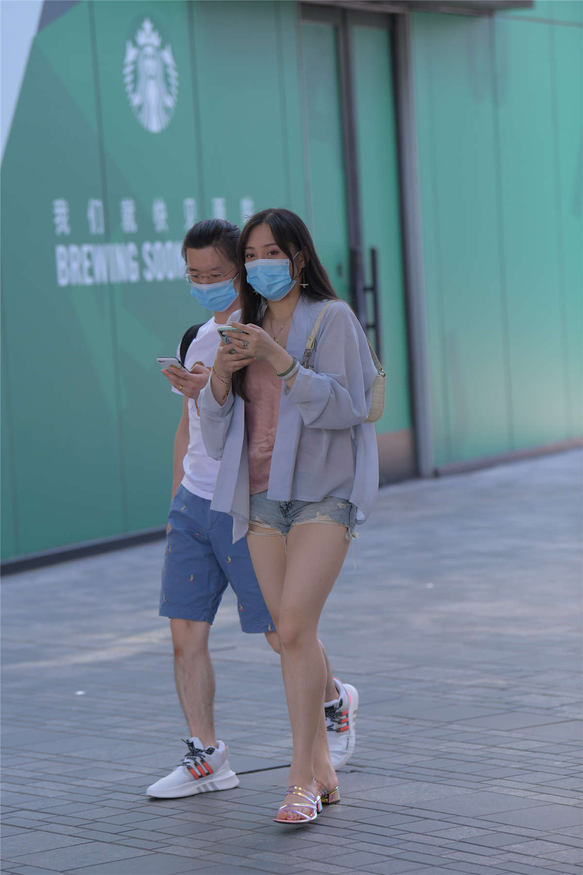 图片[2]-高挑牛仔短裤-日更街拍