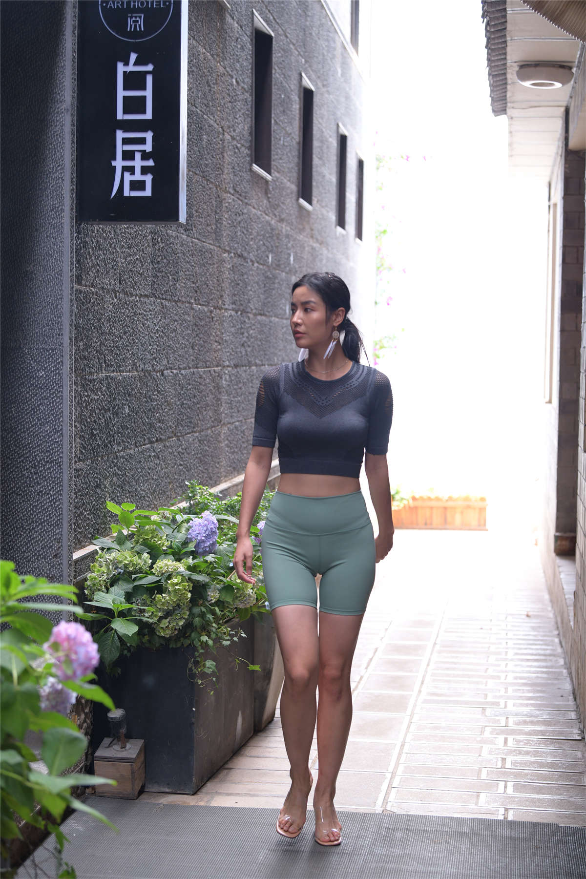 图片[2]-魂魂大理旅拍 第六篇 绿色短裤美女-日更街拍