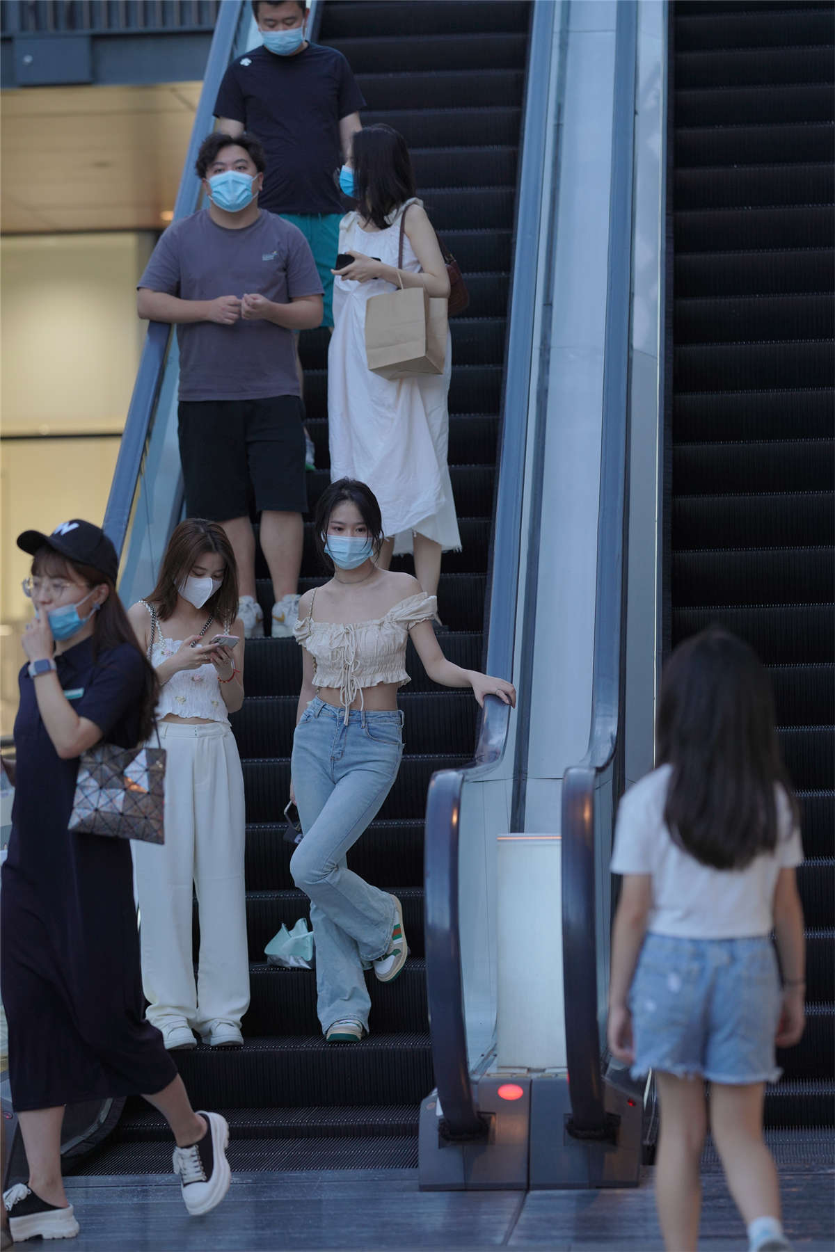 图片[2]-紧牛长腿-日更街拍