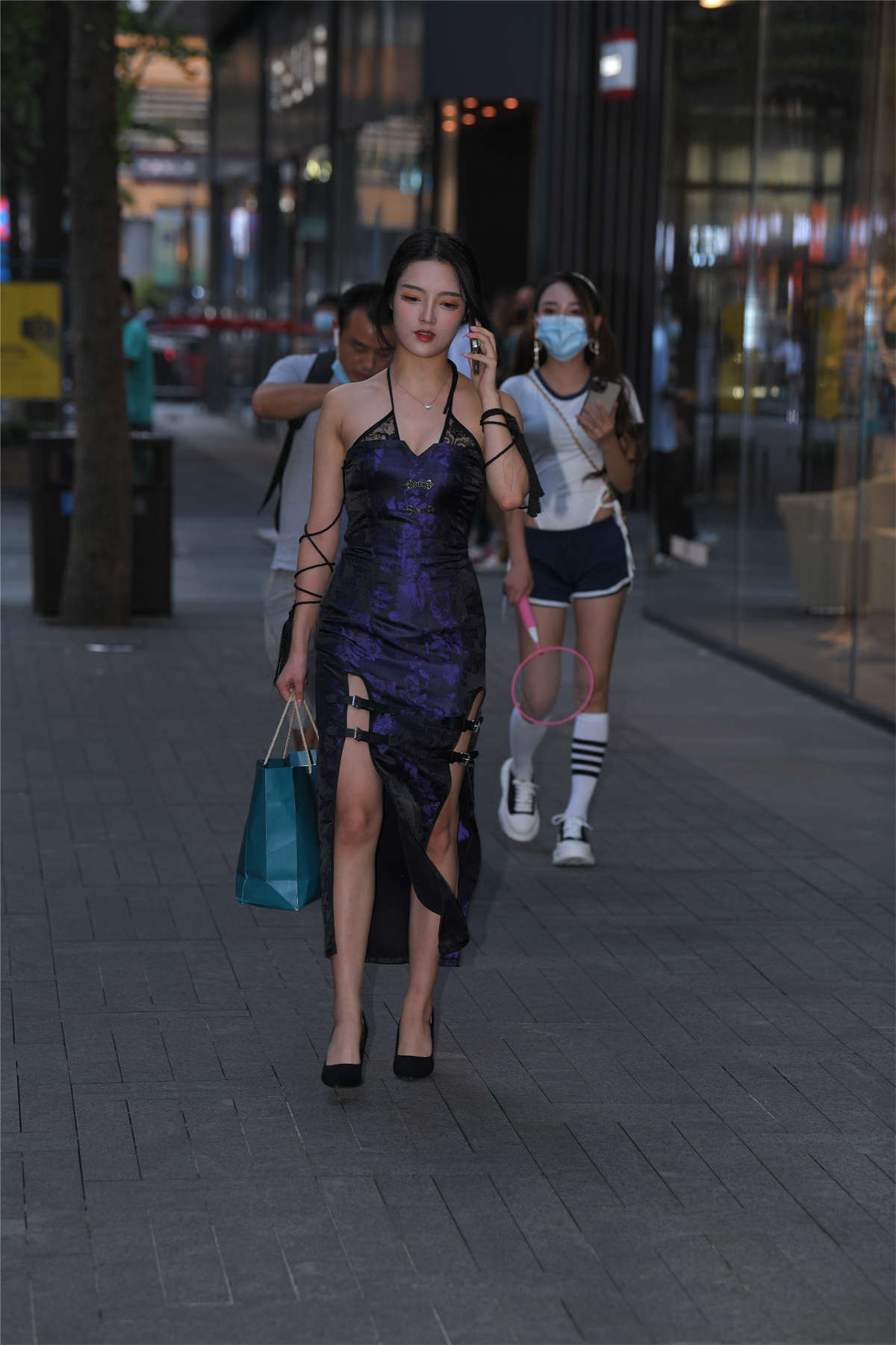 图片[2]-个性时尚吊带-日更街拍