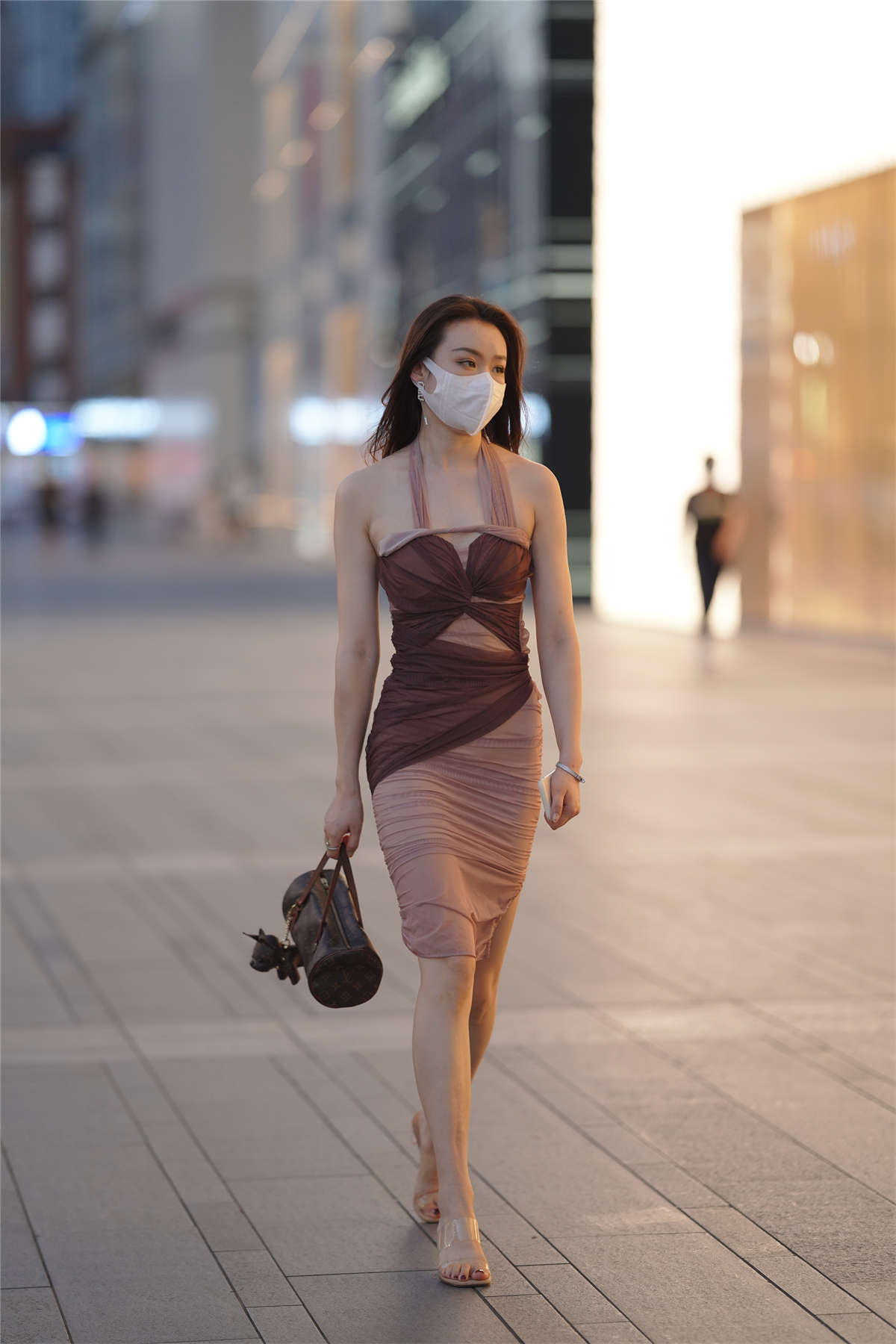 图片[2]-连体裙美女-日更街拍