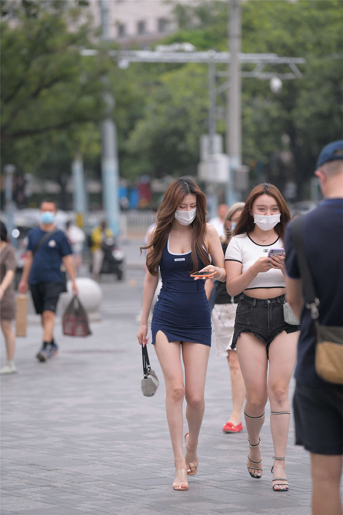 图片[2]-性感短裙美女-日更街拍