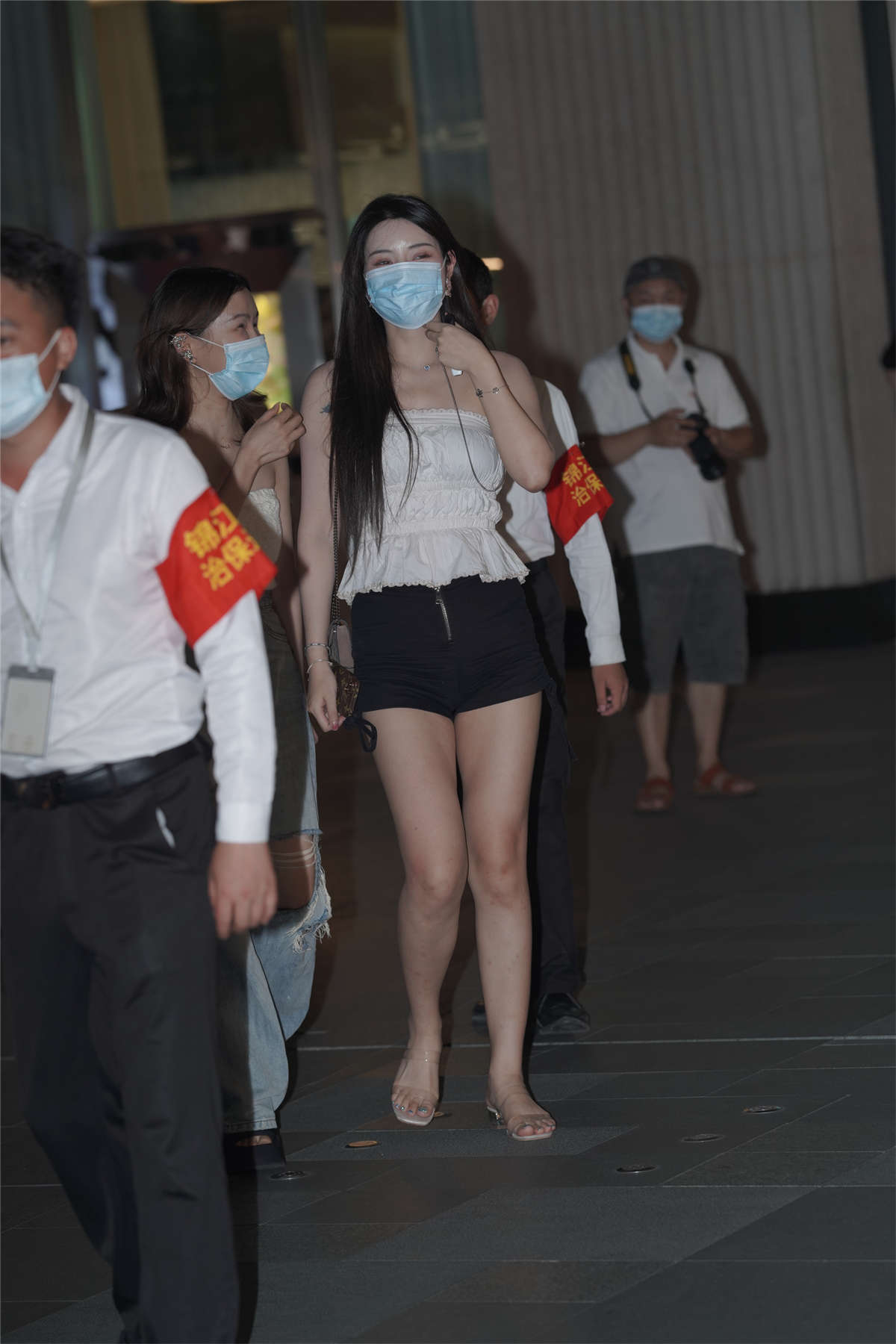 图片[2]-简单黑白搭配-日更街拍